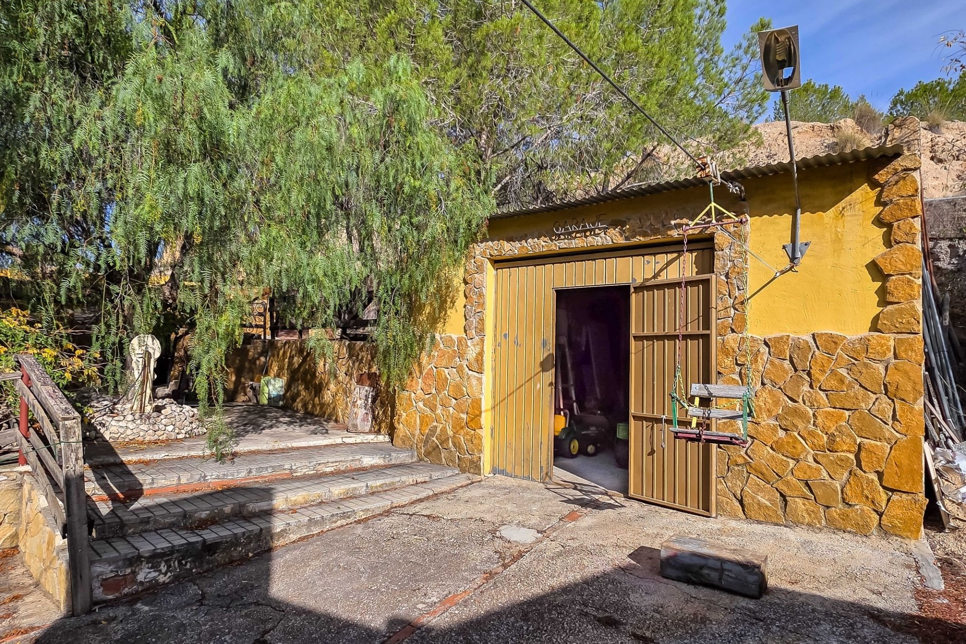 Herverkoop - Grotwoning -
Pinoso