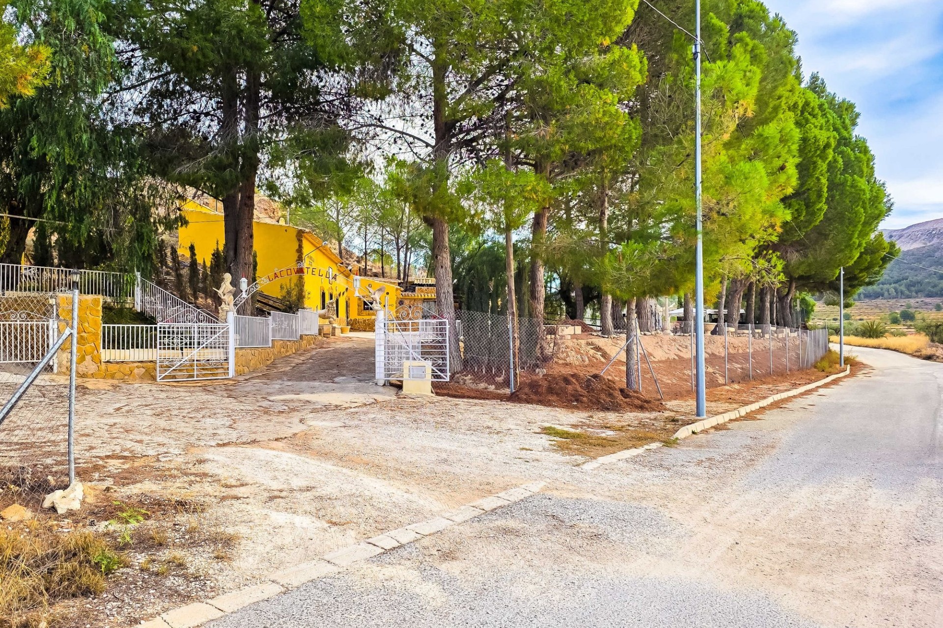 Herverkoop - Grotwoning -
Pinoso