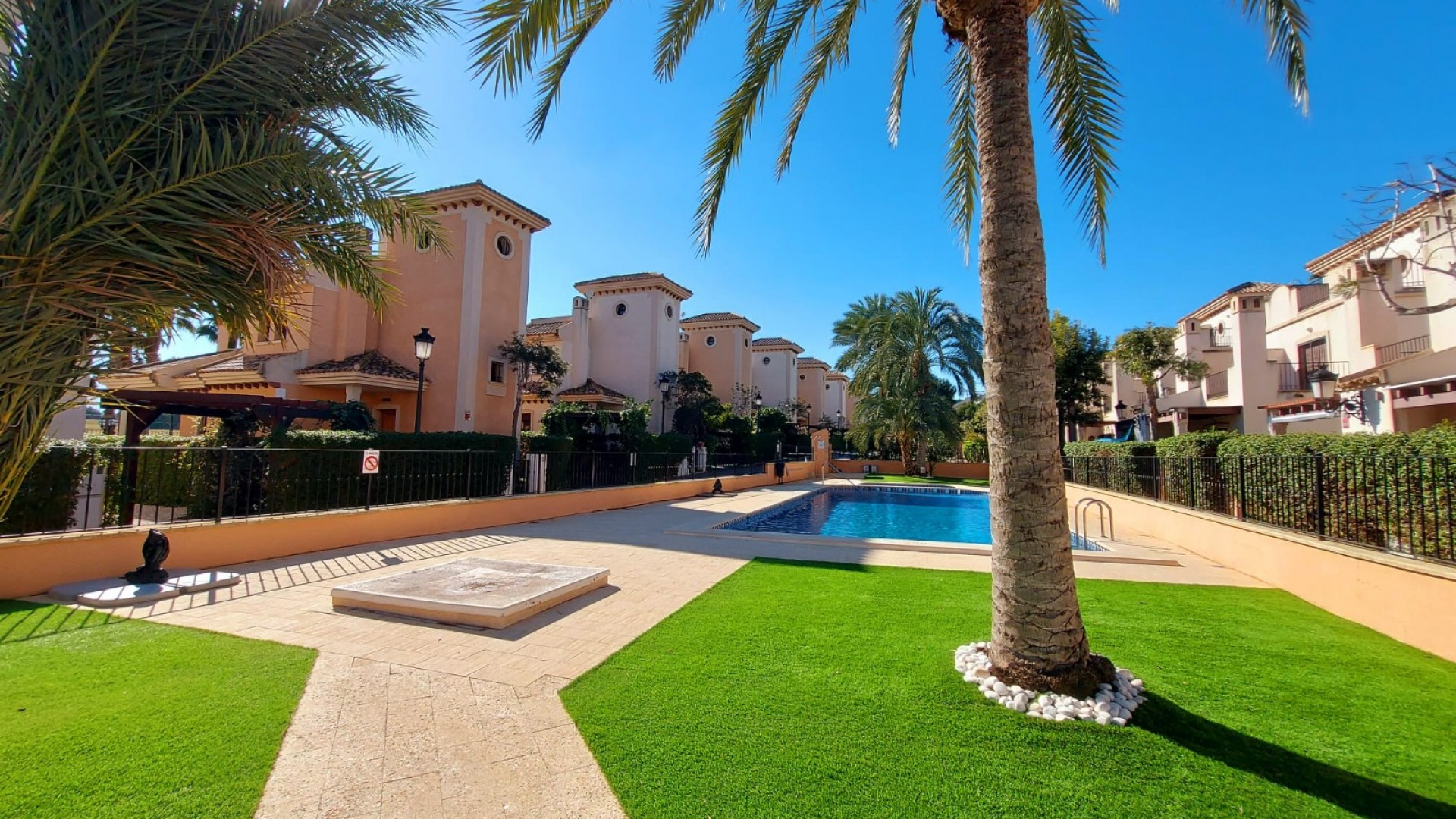 Herverkoop - Halfvrijstaande villa -
Algorfa - La Finca Golf