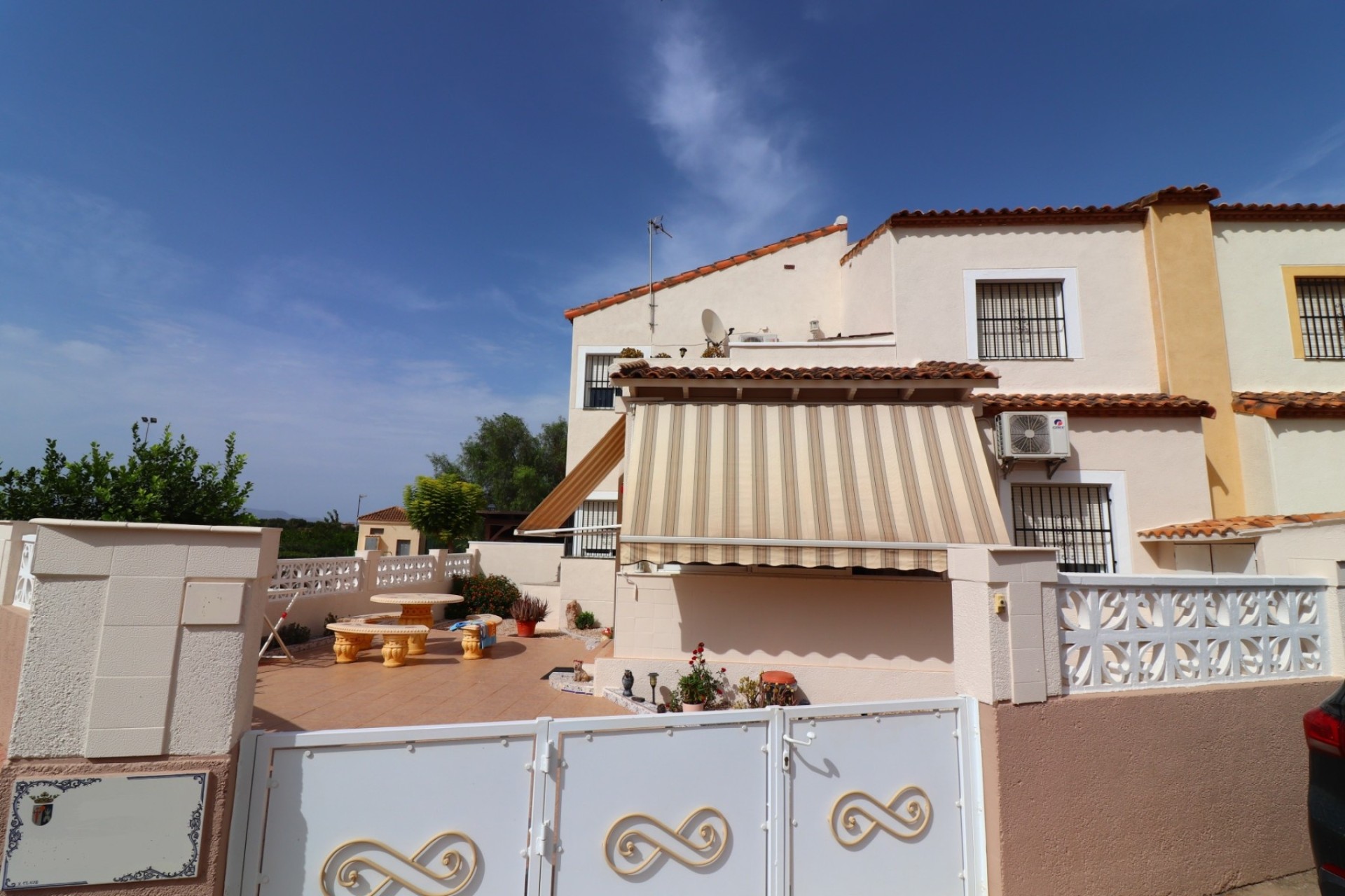 Herverkoop - Halfvrijstaande villa -
Algorfa - Montebello