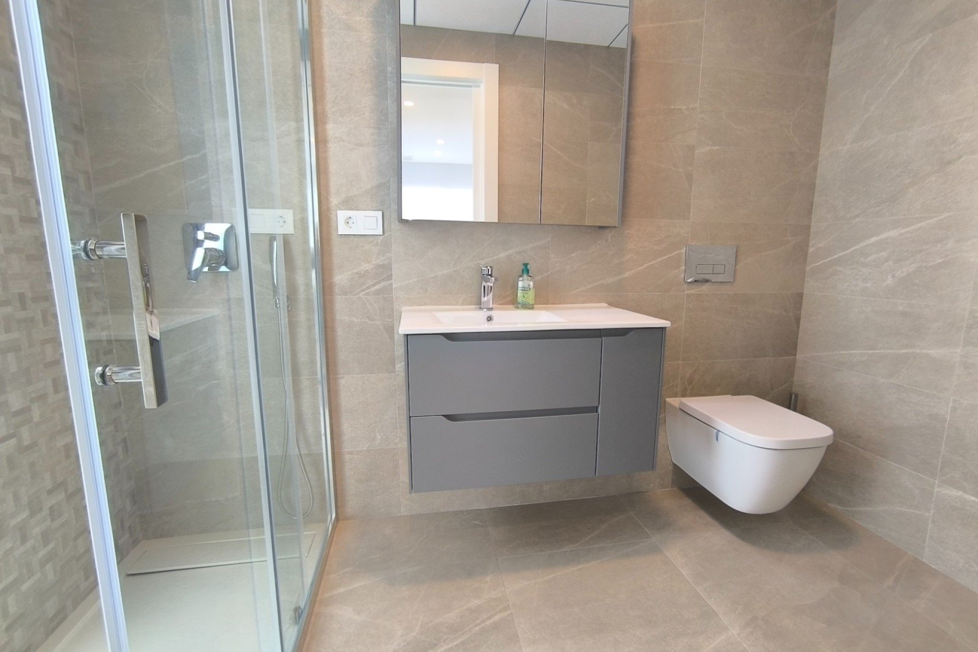 Herverkoop - Halfvrijstaande villa -
Algorfa