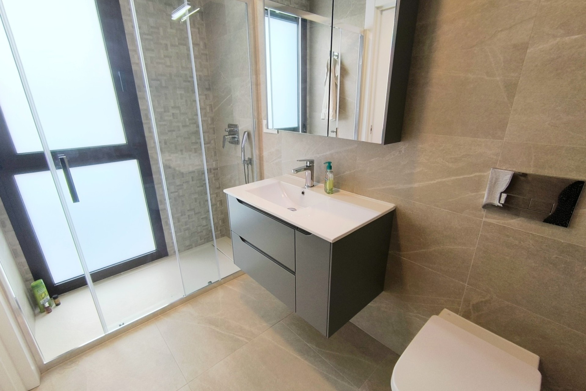 Herverkoop - Halfvrijstaande villa -
Algorfa