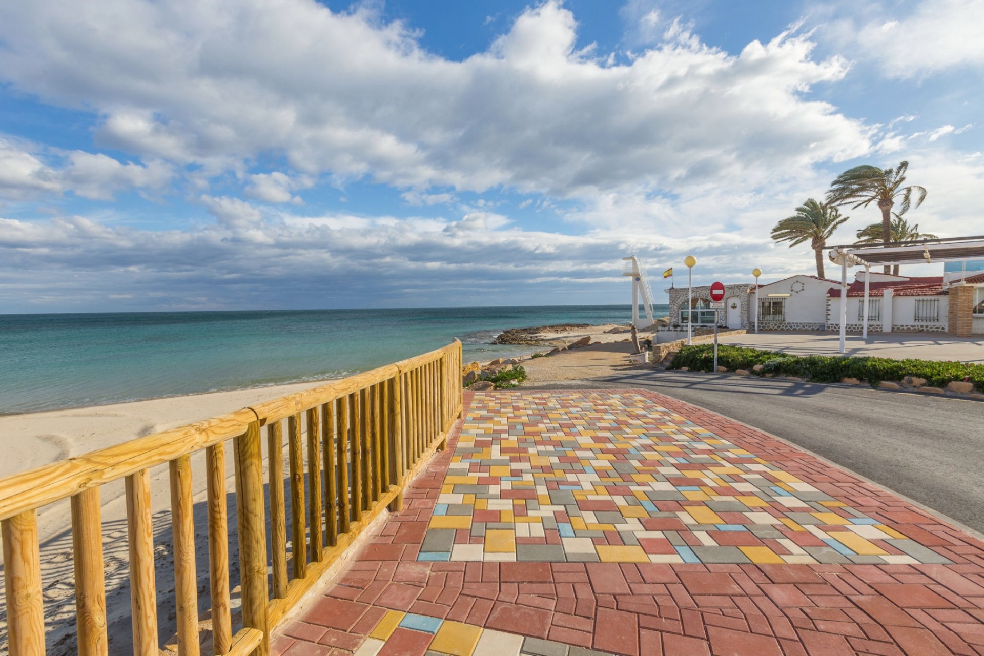 Herverkoop - Halfvrijstaande villa -
Cabo Roig - La Regia