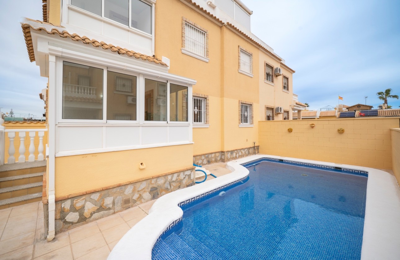 Herverkoop - Halfvrijstaande villa -
Ciudad Quesada - Rojales - Ciudad Quesada