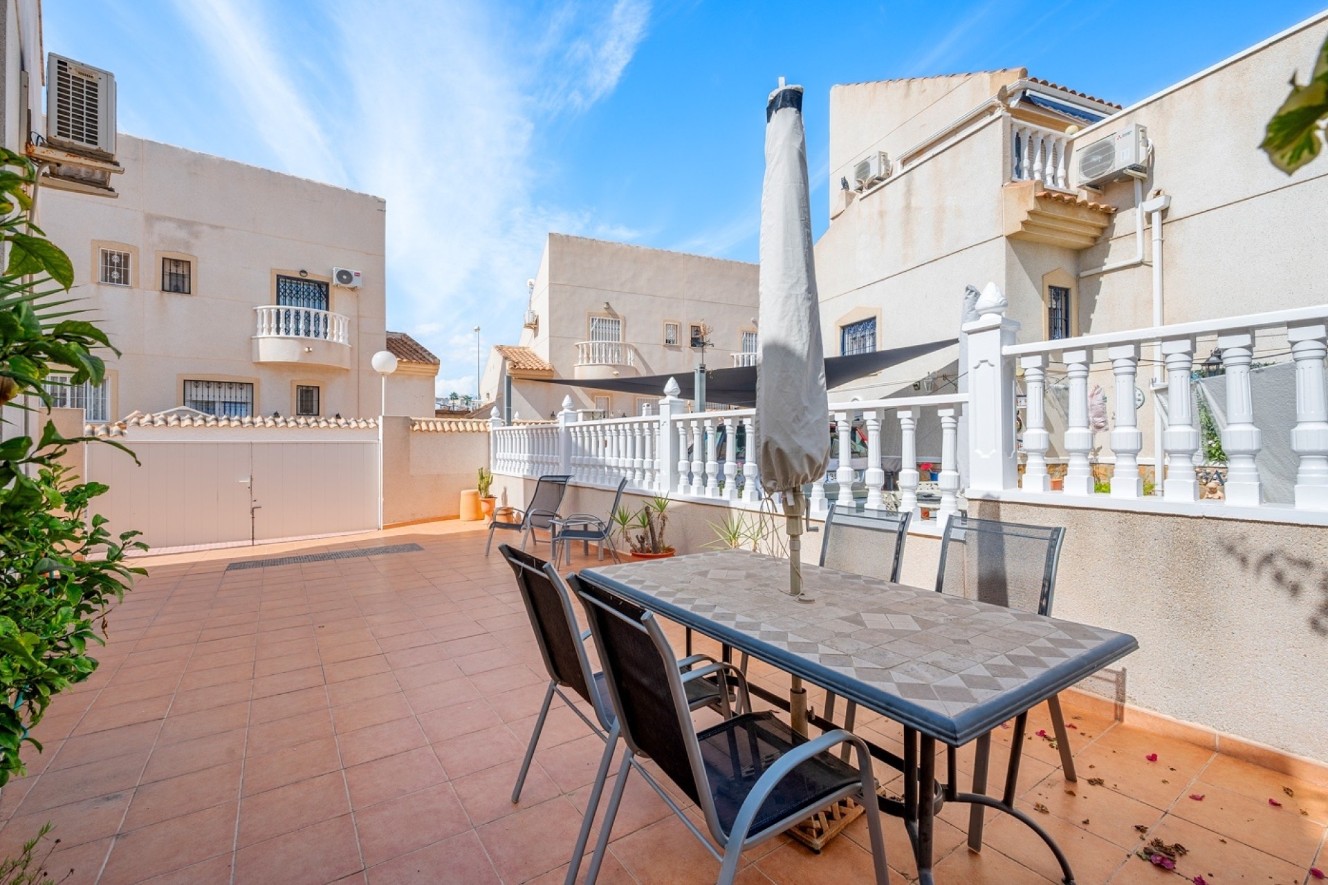 Herverkoop - Halfvrijstaande villa -
Ciudad Quesada - Rojales - Ciudad Quesada