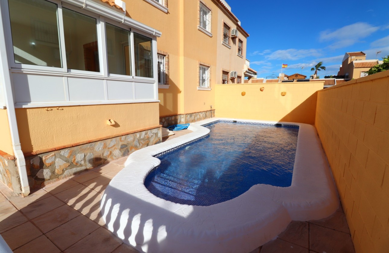 Herverkoop - Halfvrijstaande villa -
Ciudad Quesada - Rojales - Lo Marabu