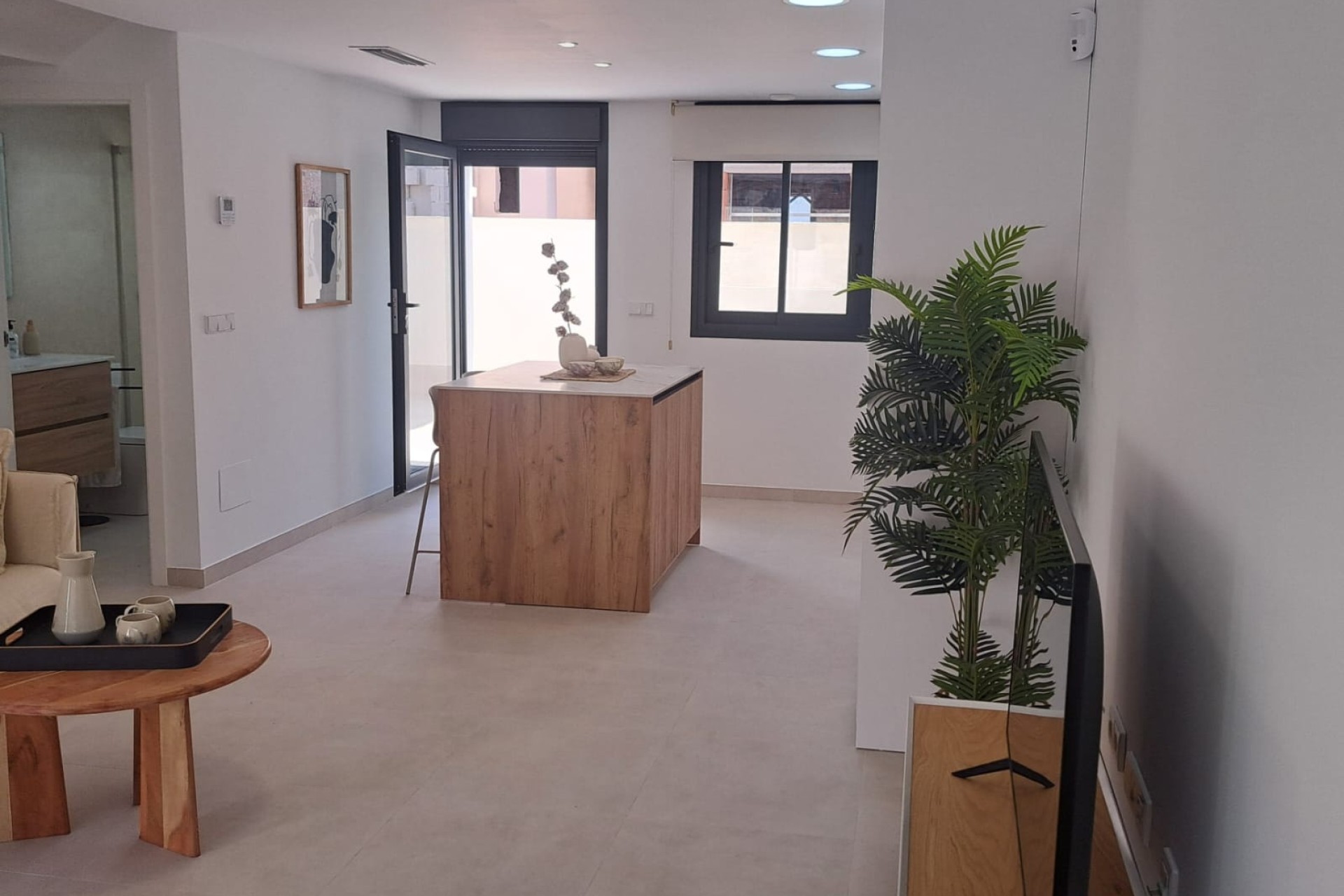 Herverkoop - Halfvrijstaande villa -
Cox