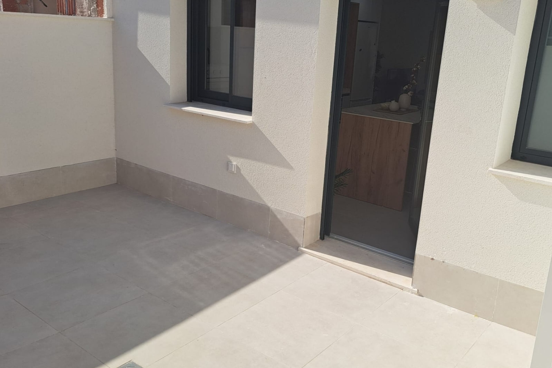 Herverkoop - Halfvrijstaande villa -
Cox