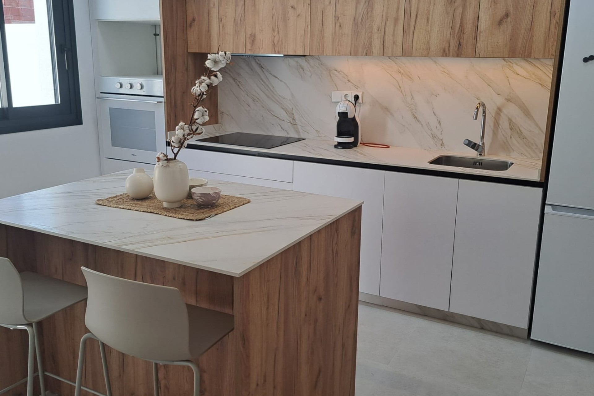 Herverkoop - Halfvrijstaande villa -
Cox