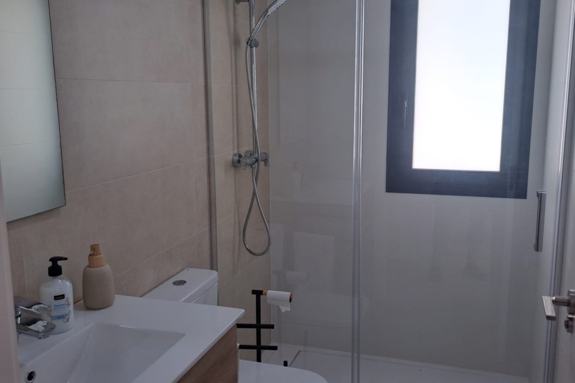 Herverkoop - Halfvrijstaande villa -
Cox