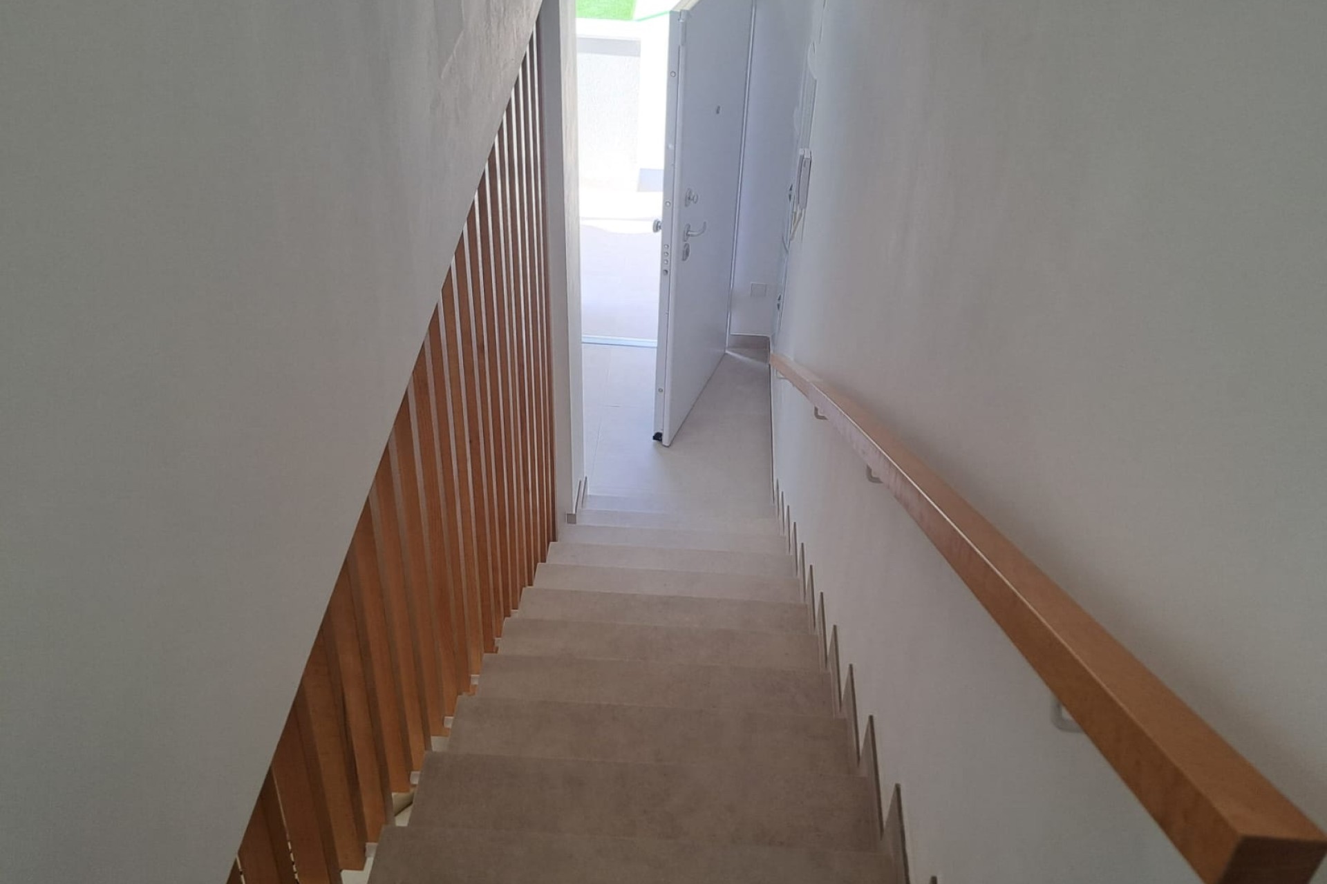 Herverkoop - Halfvrijstaande villa -
Cox