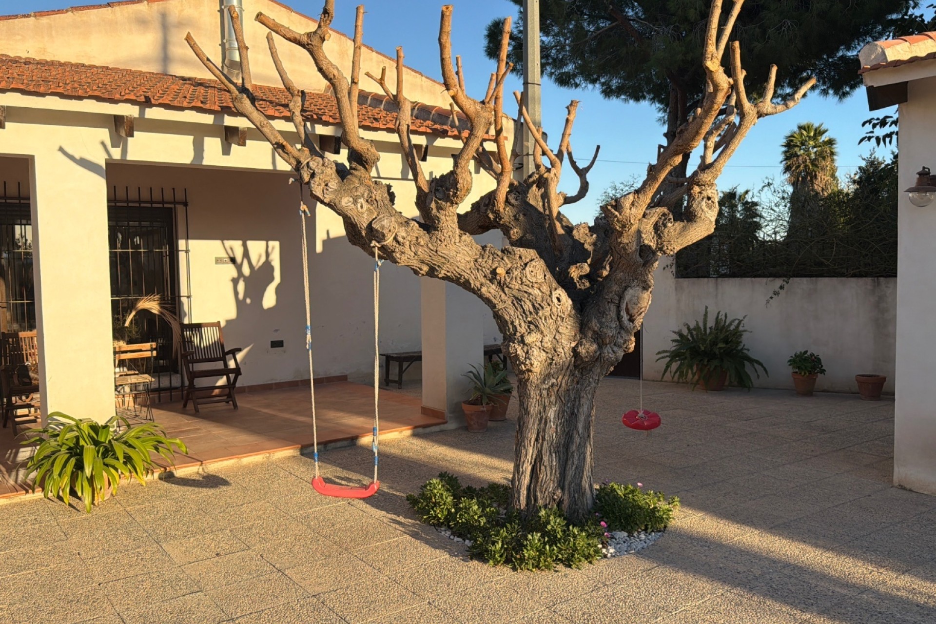 Herverkoop - Halfvrijstaande villa -
Dolores