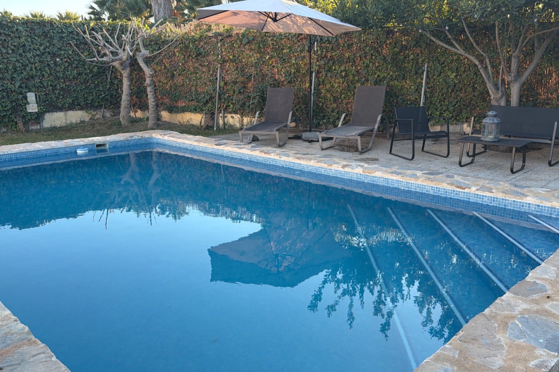 Herverkoop - Halfvrijstaande villa -
Dolores