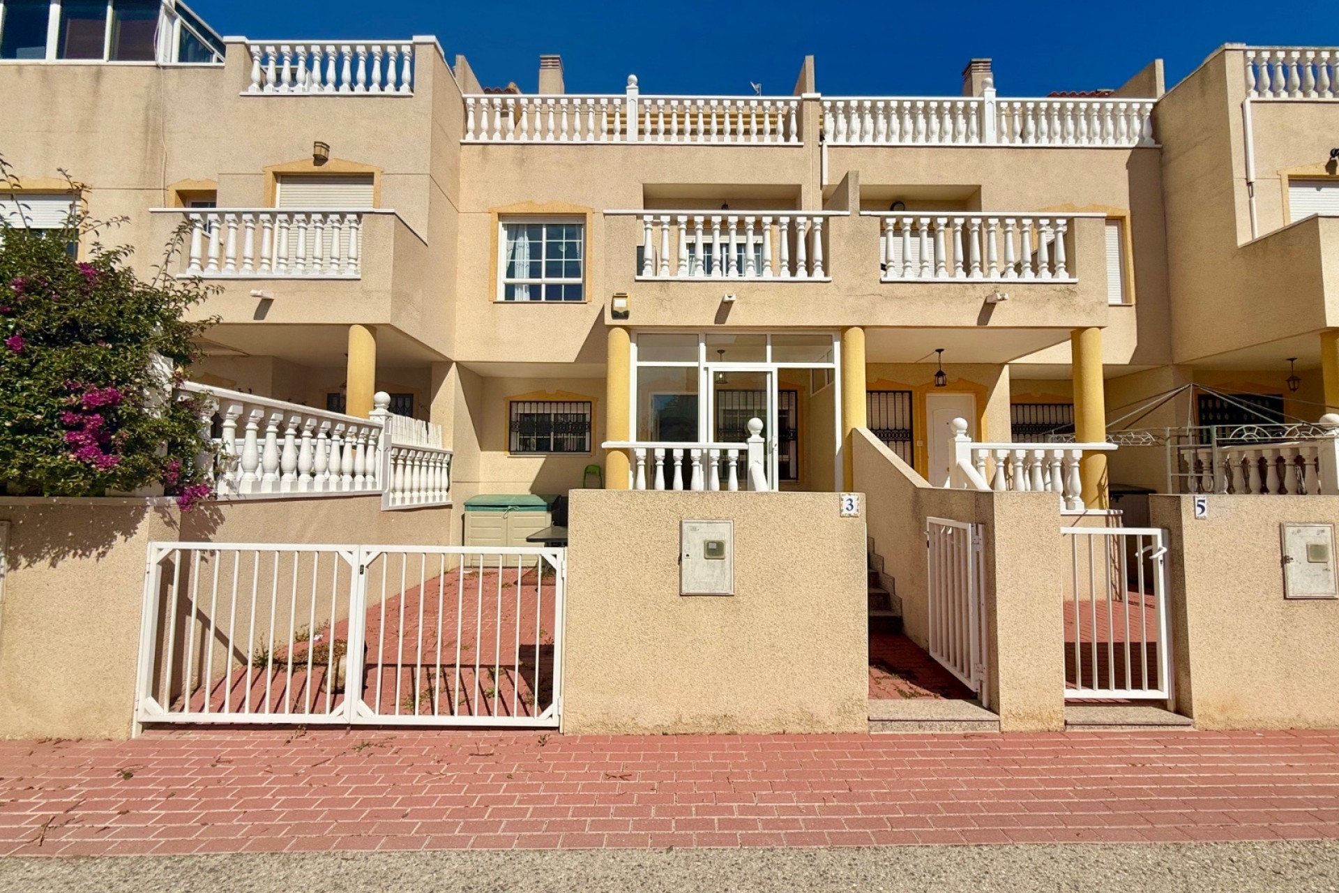 Herverkoop - Halfvrijstaande villa -
Guardamar del Segura - Guardamar