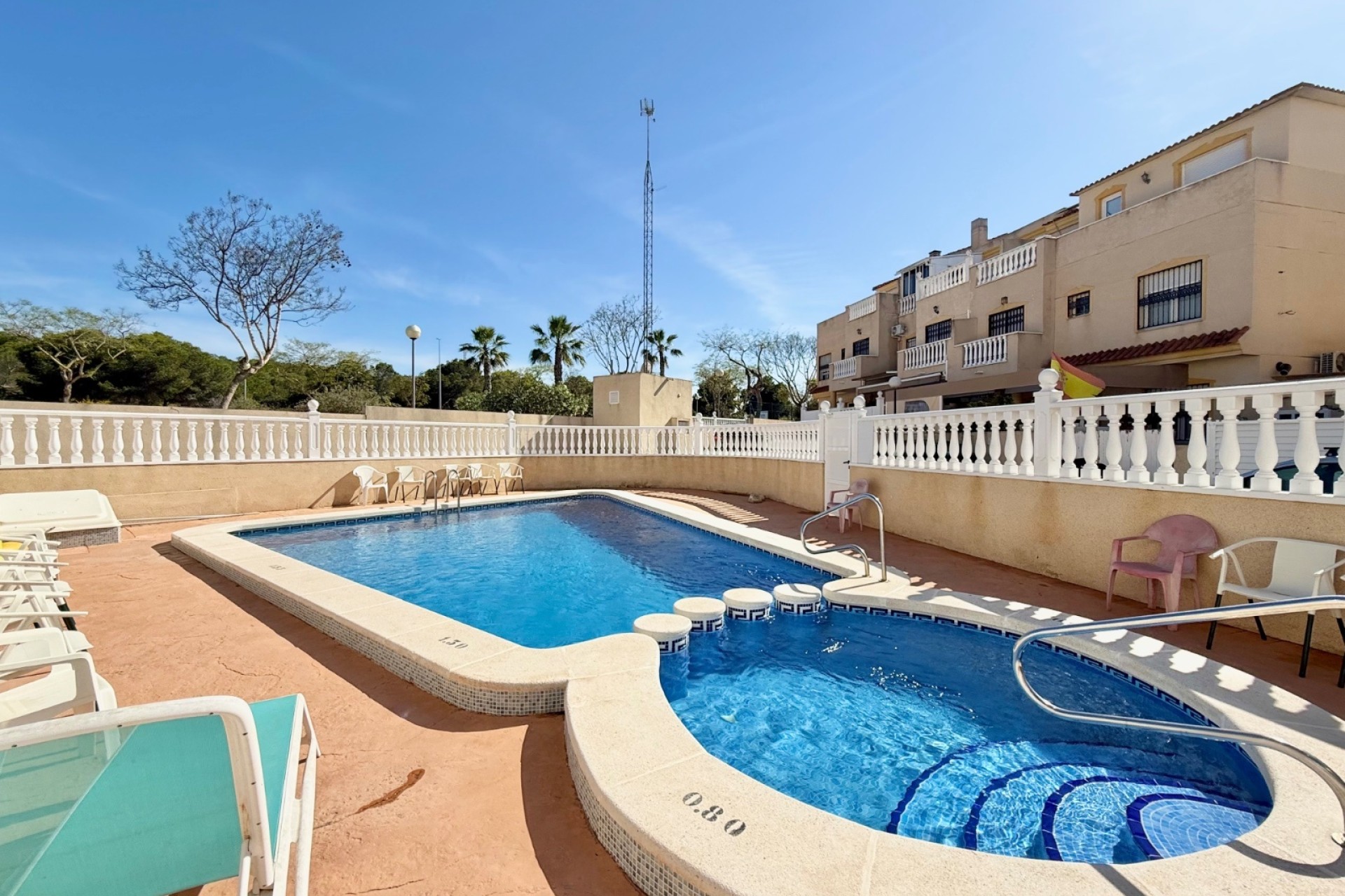 Herverkoop - Halfvrijstaande villa -
Guardamar del Segura - Guardamar