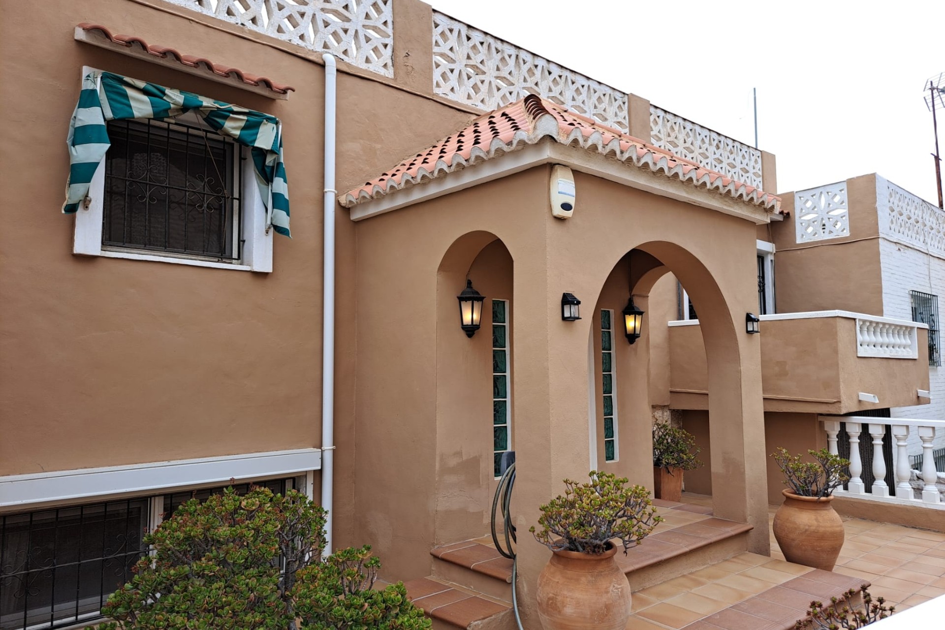 Herverkoop - Halfvrijstaande villa -
La Mata