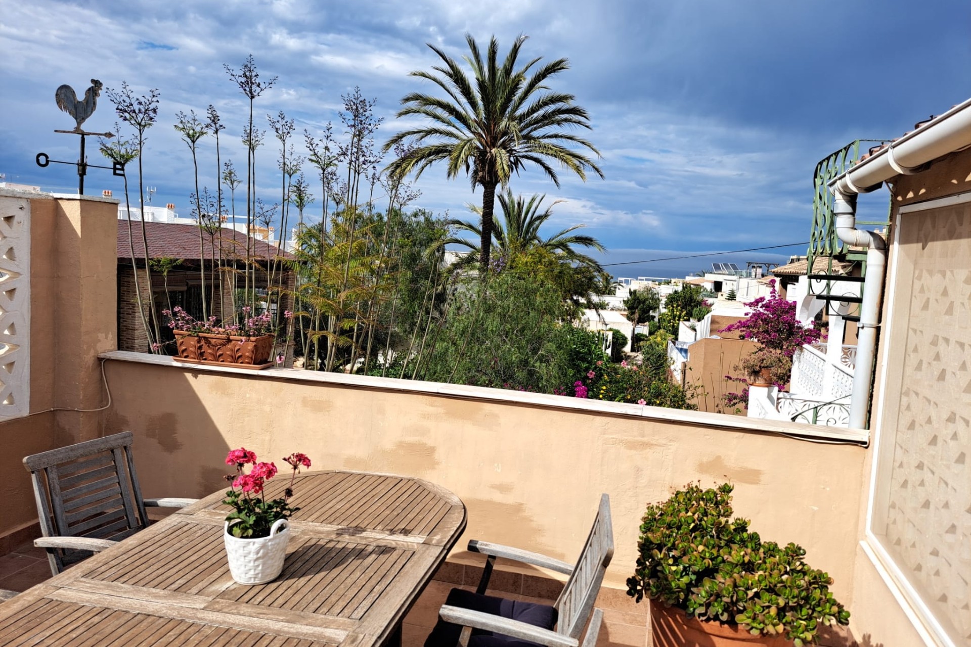 Herverkoop - Halfvrijstaande villa -
La Mata