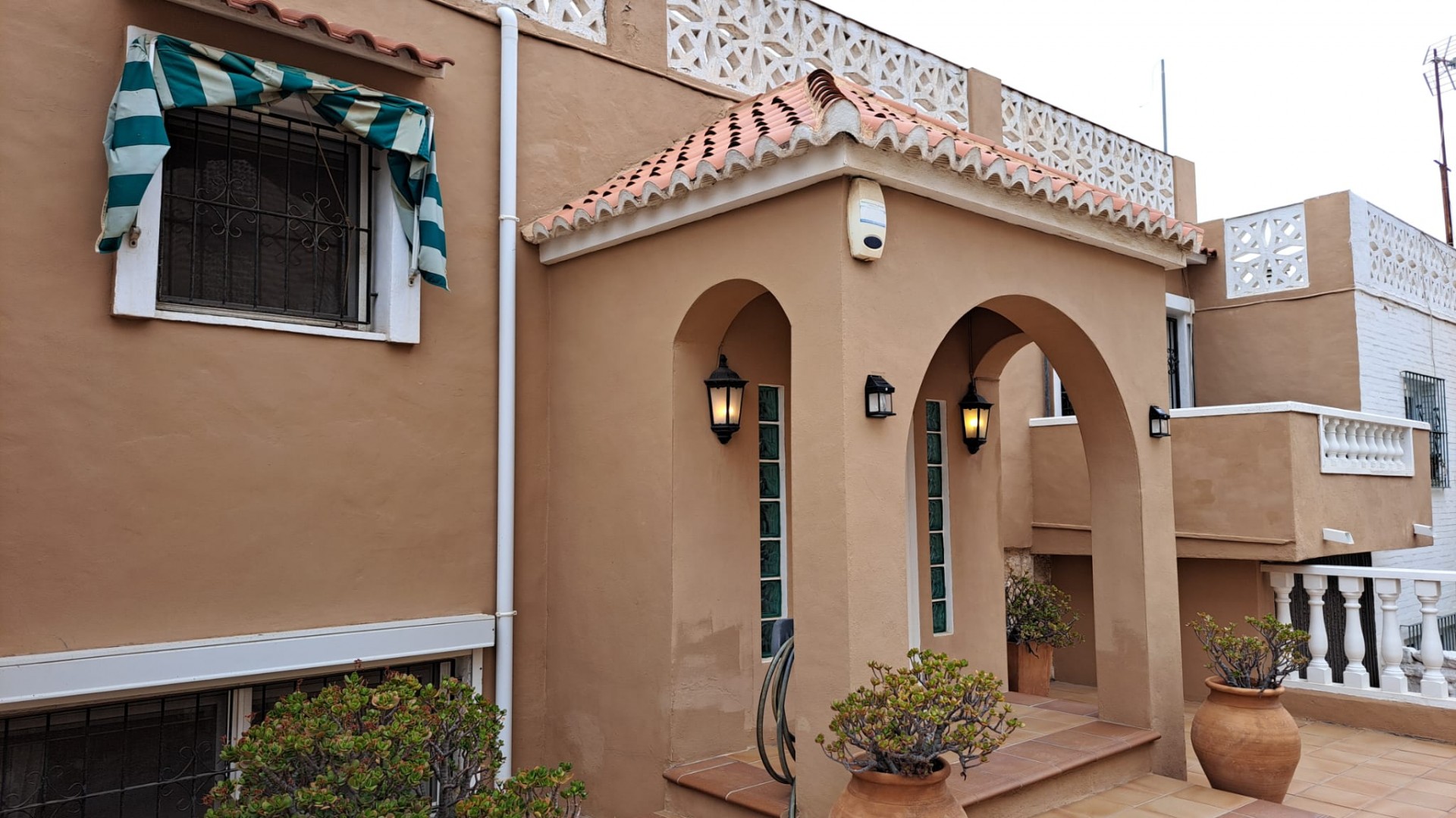 Herverkoop - Halfvrijstaande villa -
La Mata