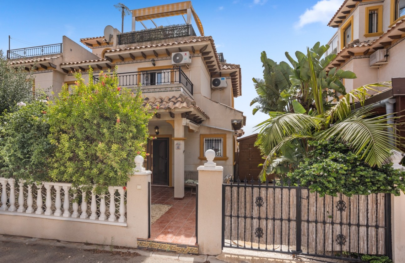 Herverkoop - Halfvrijstaande villa -
Lomas de Cabo Roig - Lomas de Caboroig