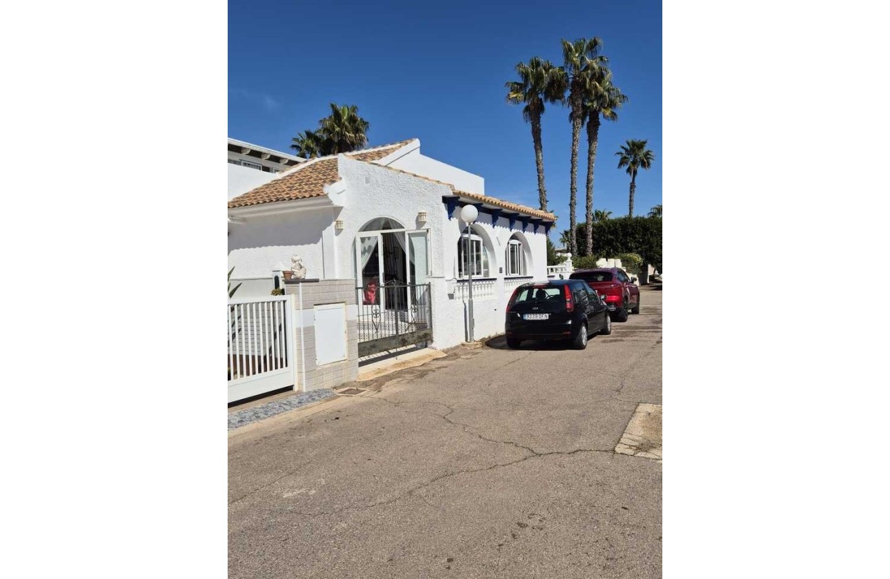Herverkoop - Halfvrijstaande villa -
Los Alcazares - Los Narejos