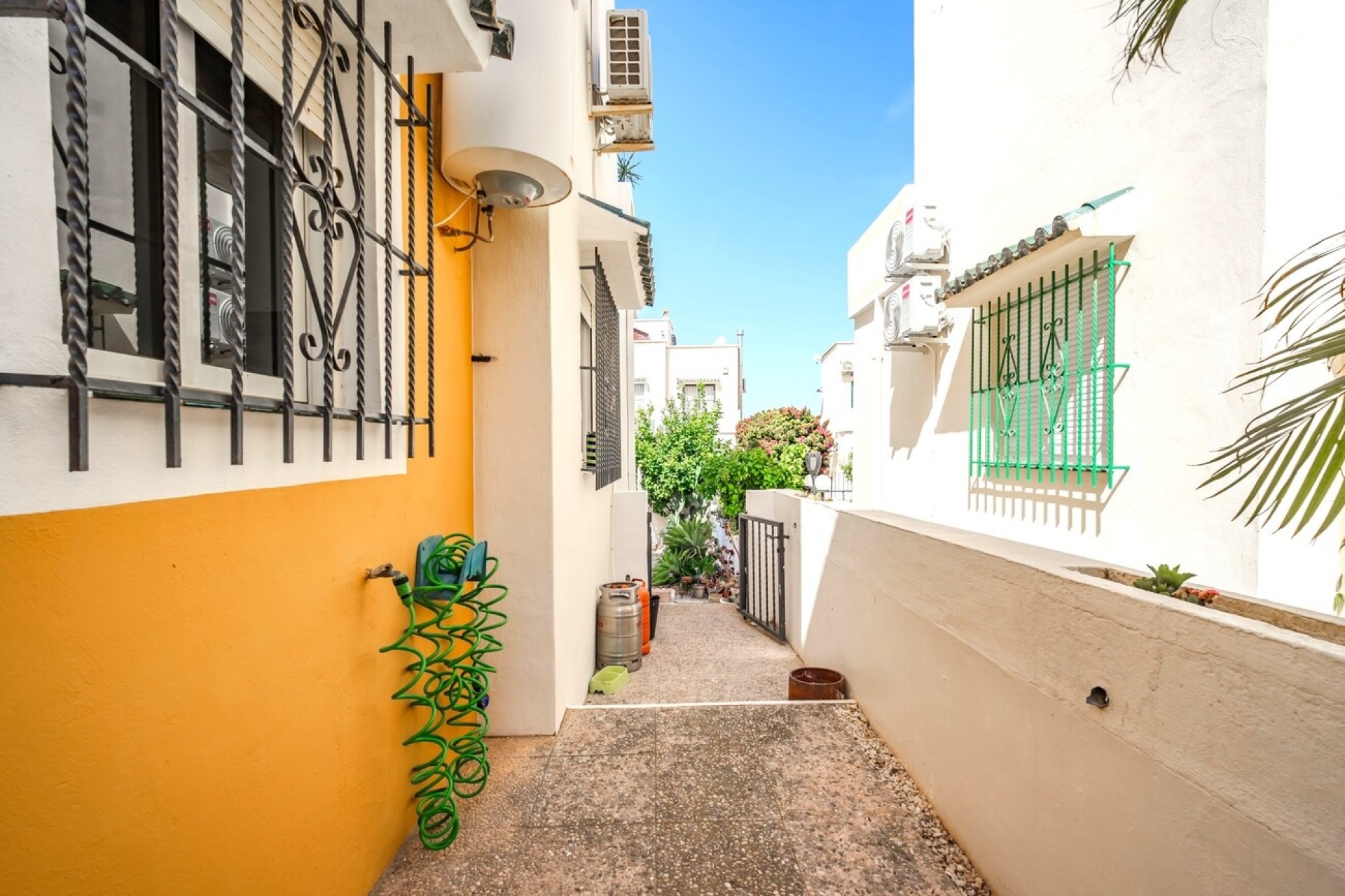 Herverkoop - Halfvrijstaande villa -
Los Altos - Res Valle de los pinos