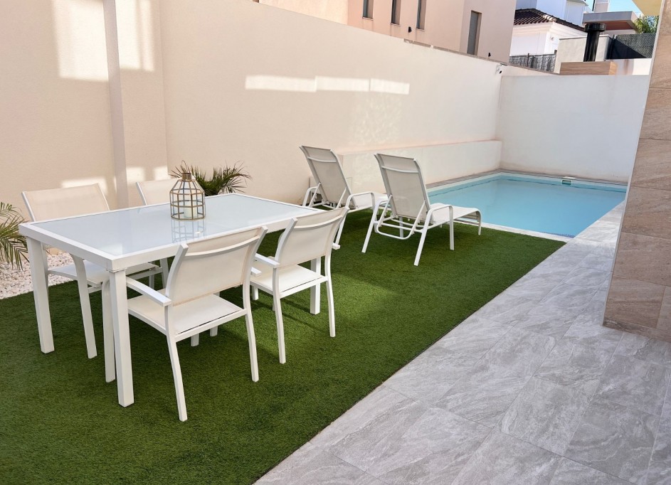 Herverkoop - Halfvrijstaande villa -
Los Montesinos - Los Montesinos - Urb. La Herrada