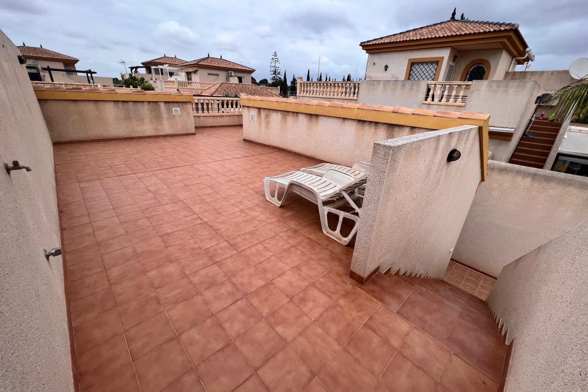 Herverkoop - Halfvrijstaande villa -
Los Montesinos - Urbanizacion montesol