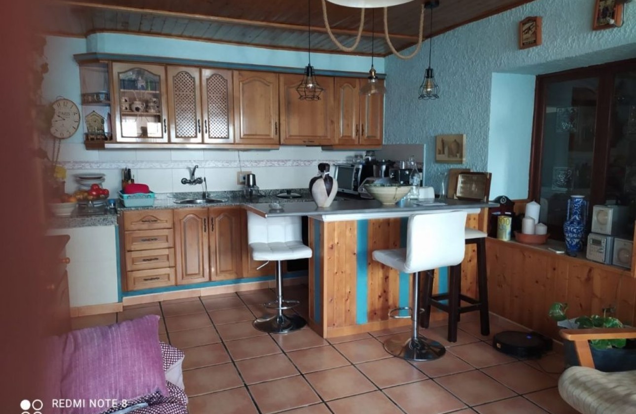 Herverkoop - Halfvrijstaande villa -
Novelda