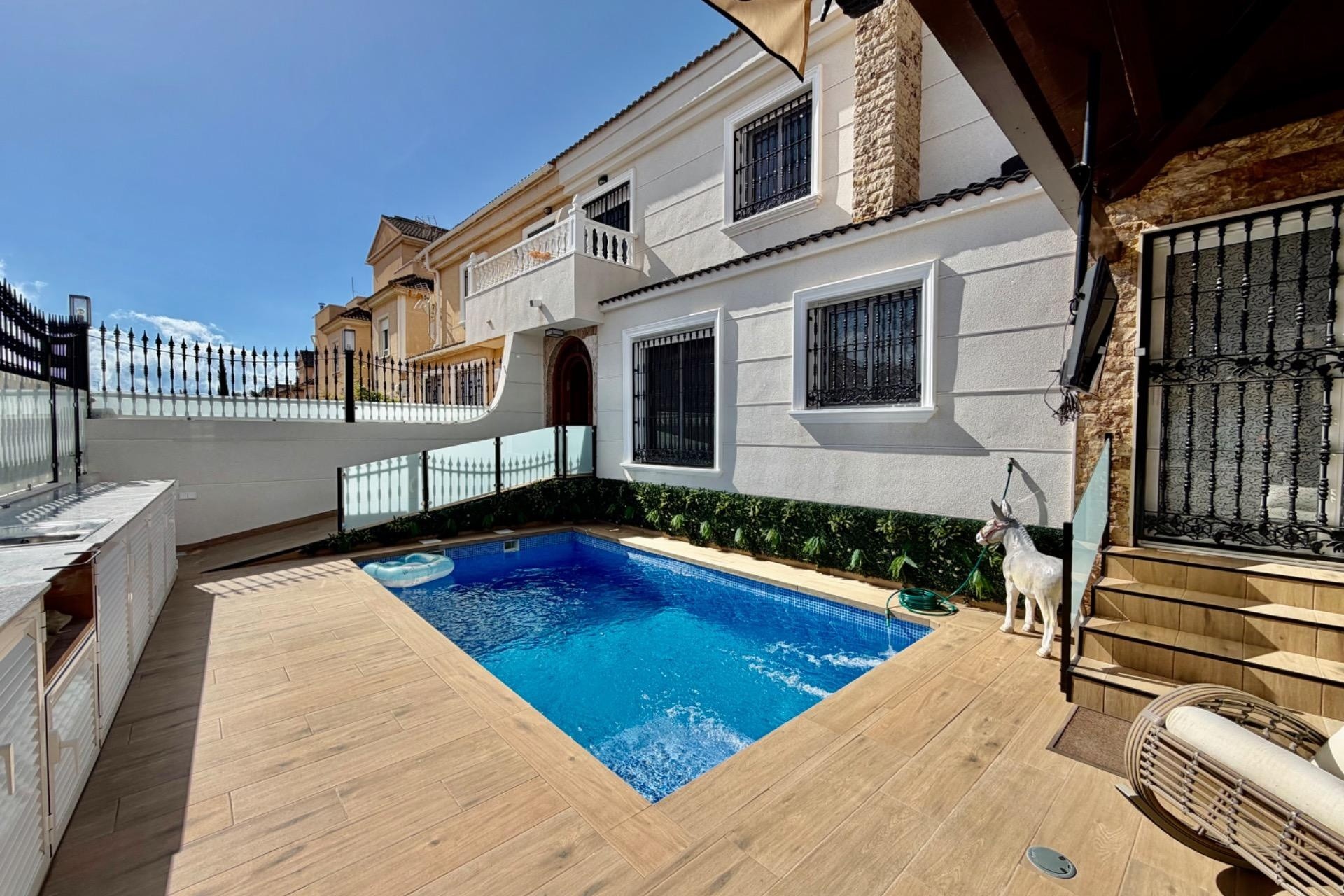 Herverkoop - Halfvrijstaande villa -
Orihuela Costa - La Zenia