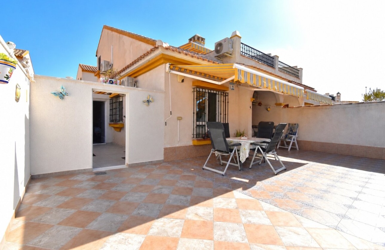 Herverkoop - Halfvrijstaande villa -
Orihuela Costa - La Zenia