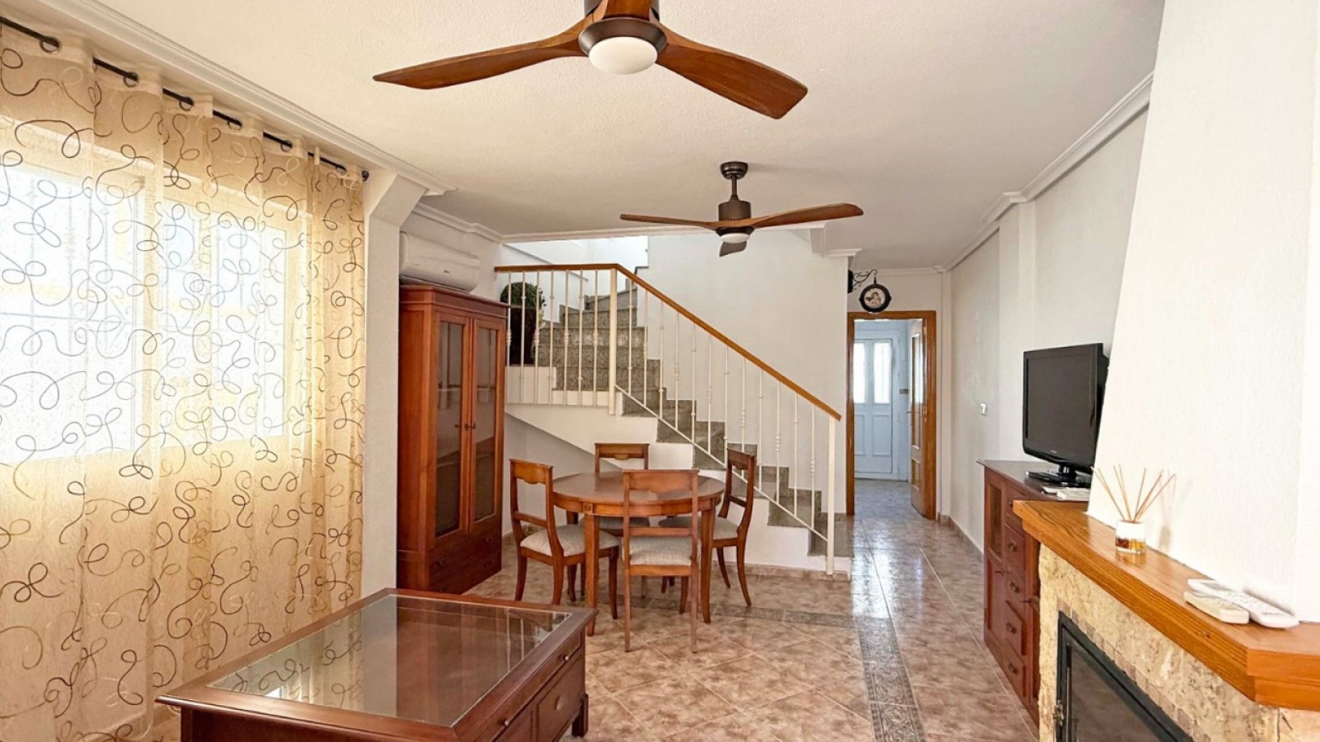 Herverkoop - Halfvrijstaande villa -
Orihuela Costa - Los Altos