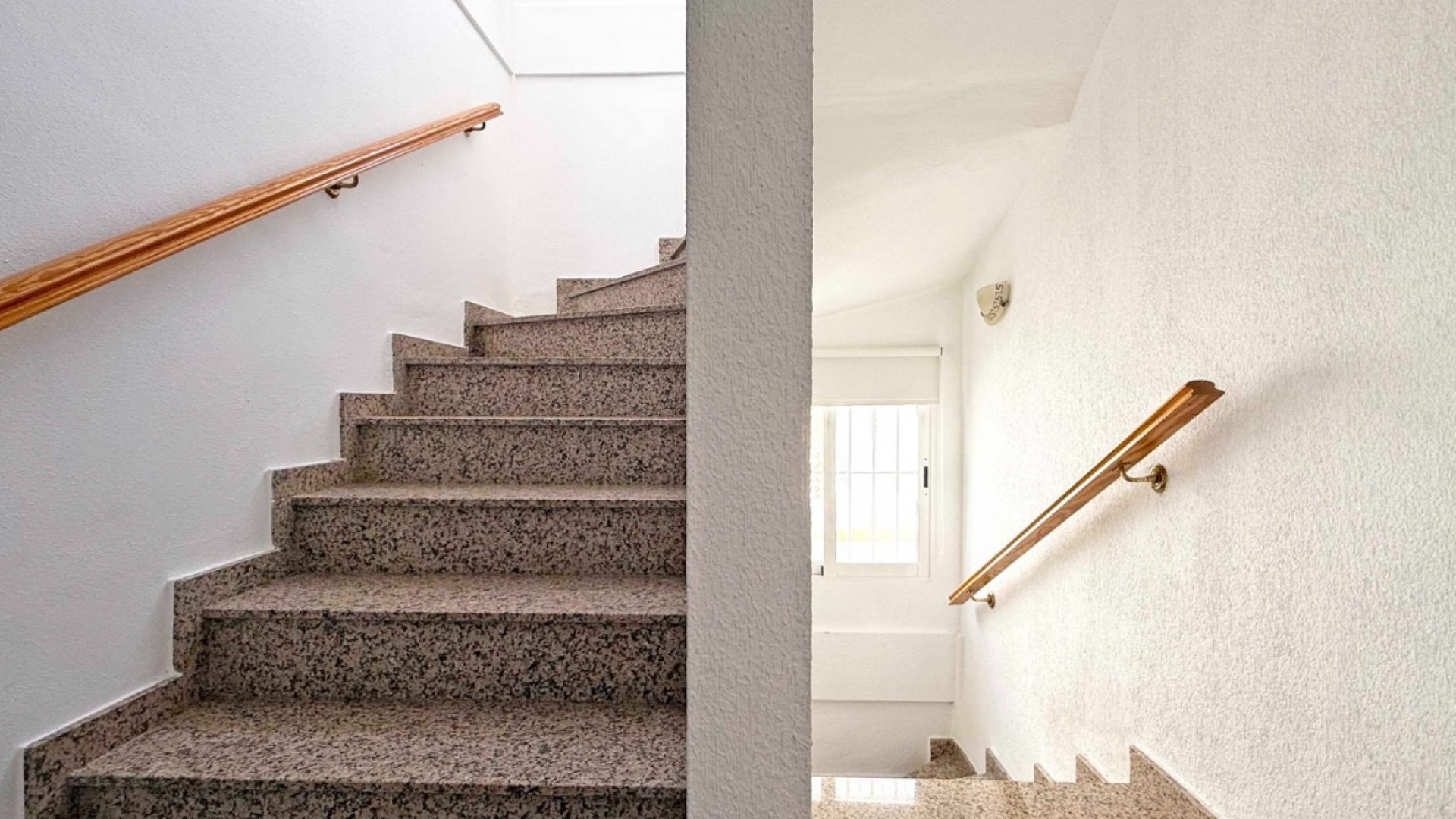 Herverkoop - Halfvrijstaande villa -
Orihuela Costa - Los Altos