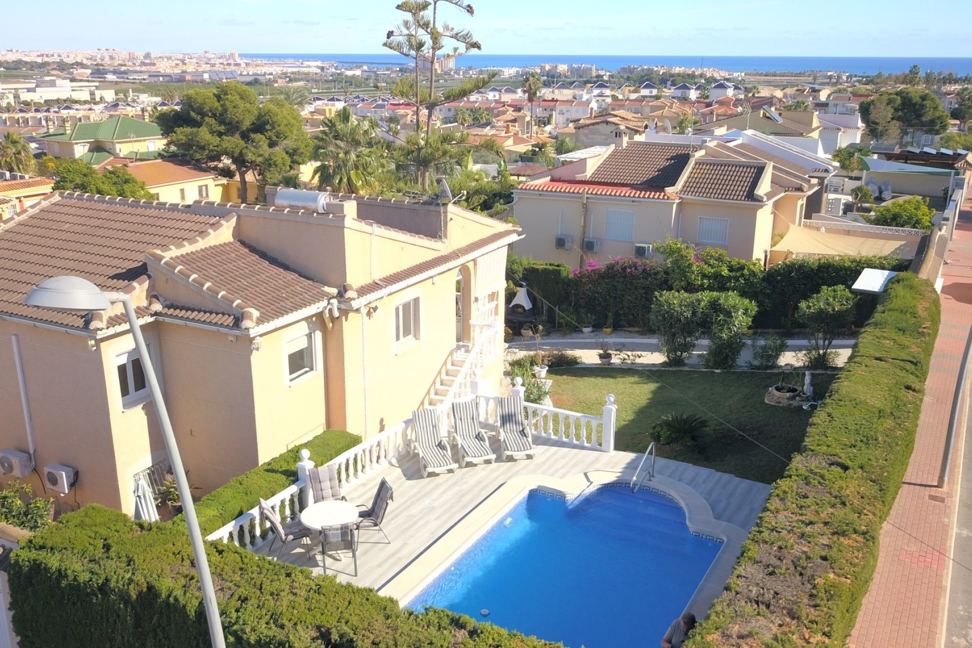 Herverkoop - Halfvrijstaande villa -
Orihuela Costa - Los Balcones