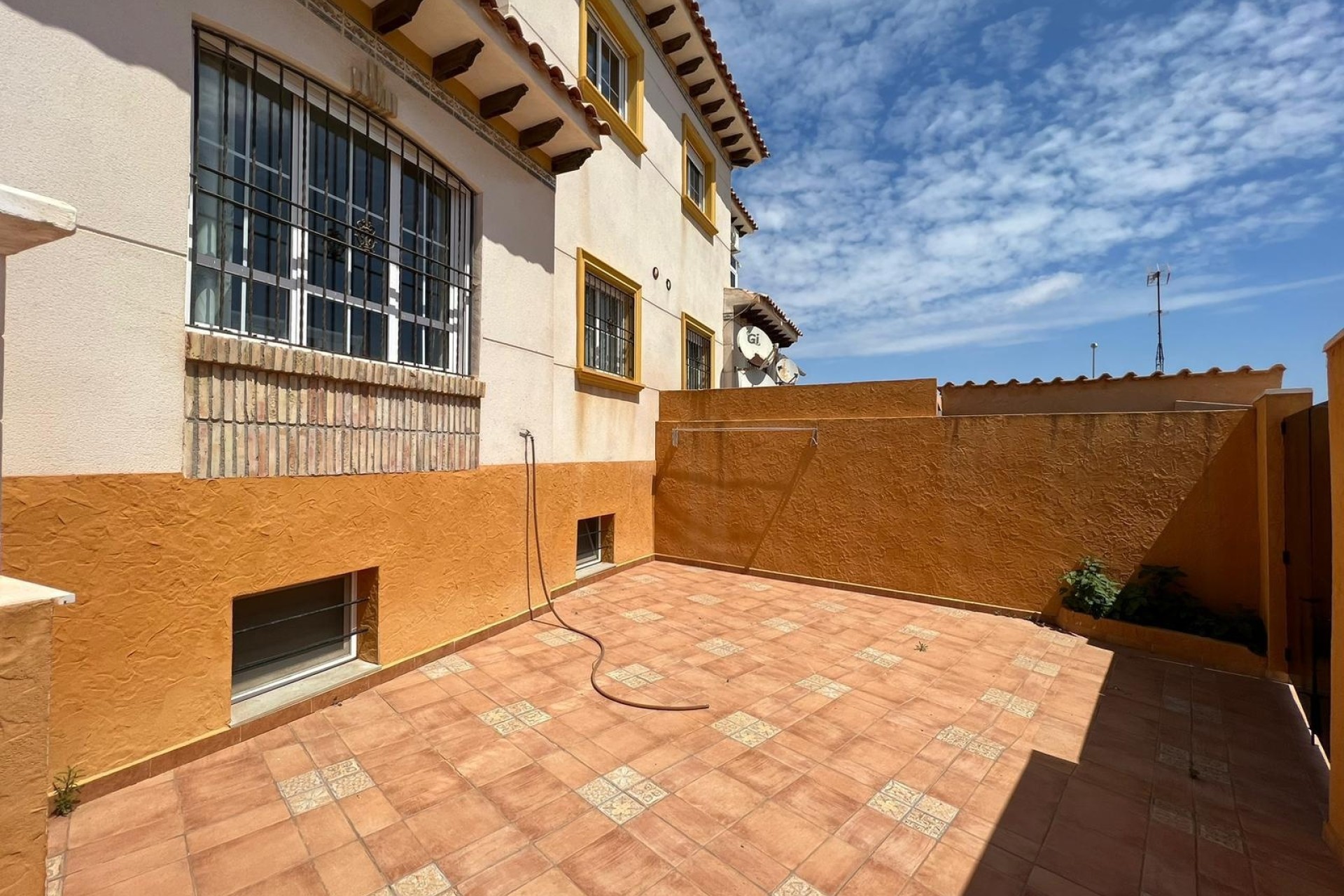 Herverkoop - Halfvrijstaande villa -
Orihuela Costa - Montezenia