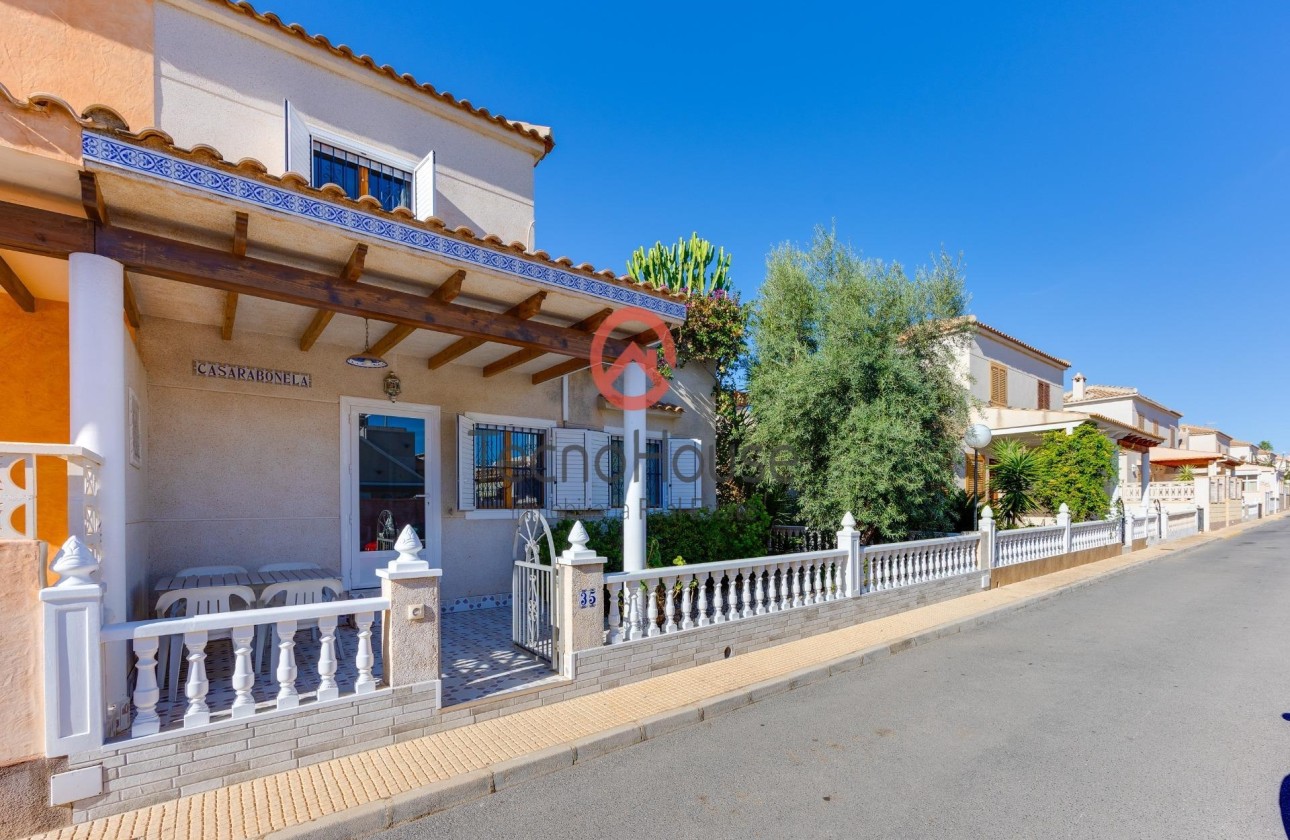 Herverkoop - Halfvrijstaande villa -
Orihuela Costa - Playa Flamenca