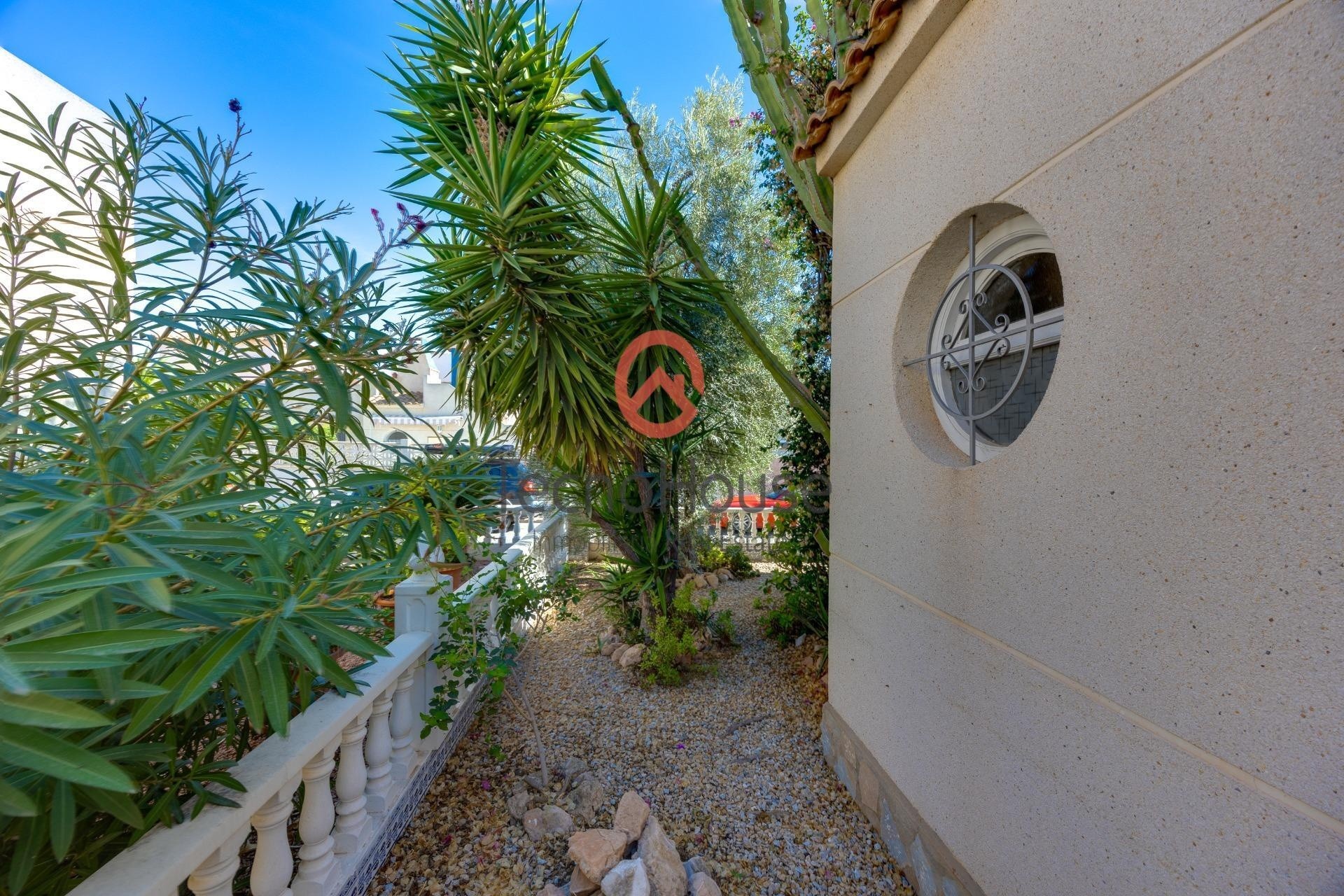 Herverkoop - Halfvrijstaande villa -
Orihuela Costa - Playa Flamenca