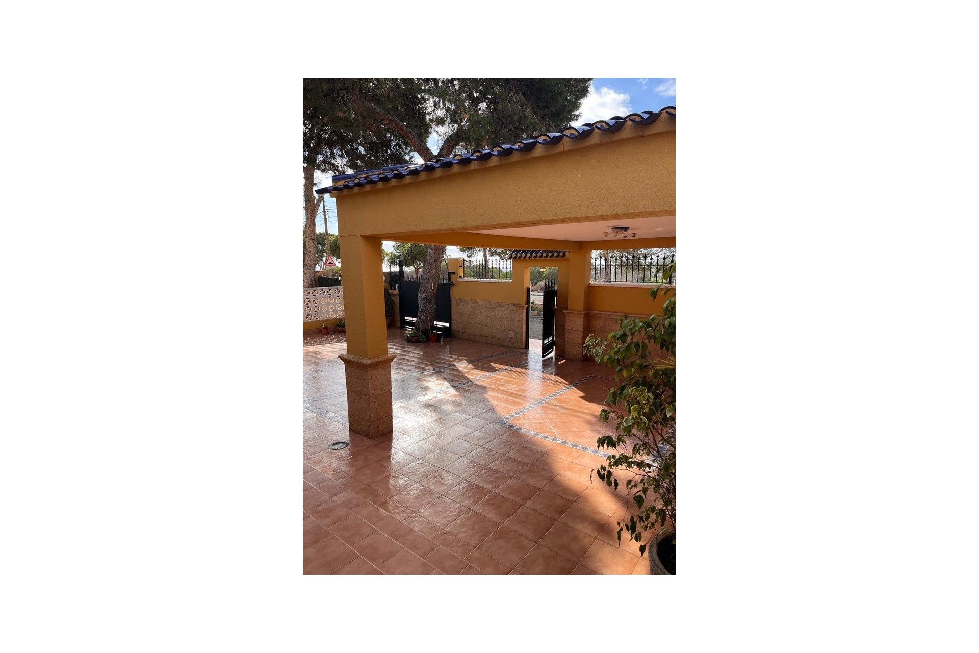 Herverkoop - Halfvrijstaande villa -
Orihuela Costa - Punta Prima