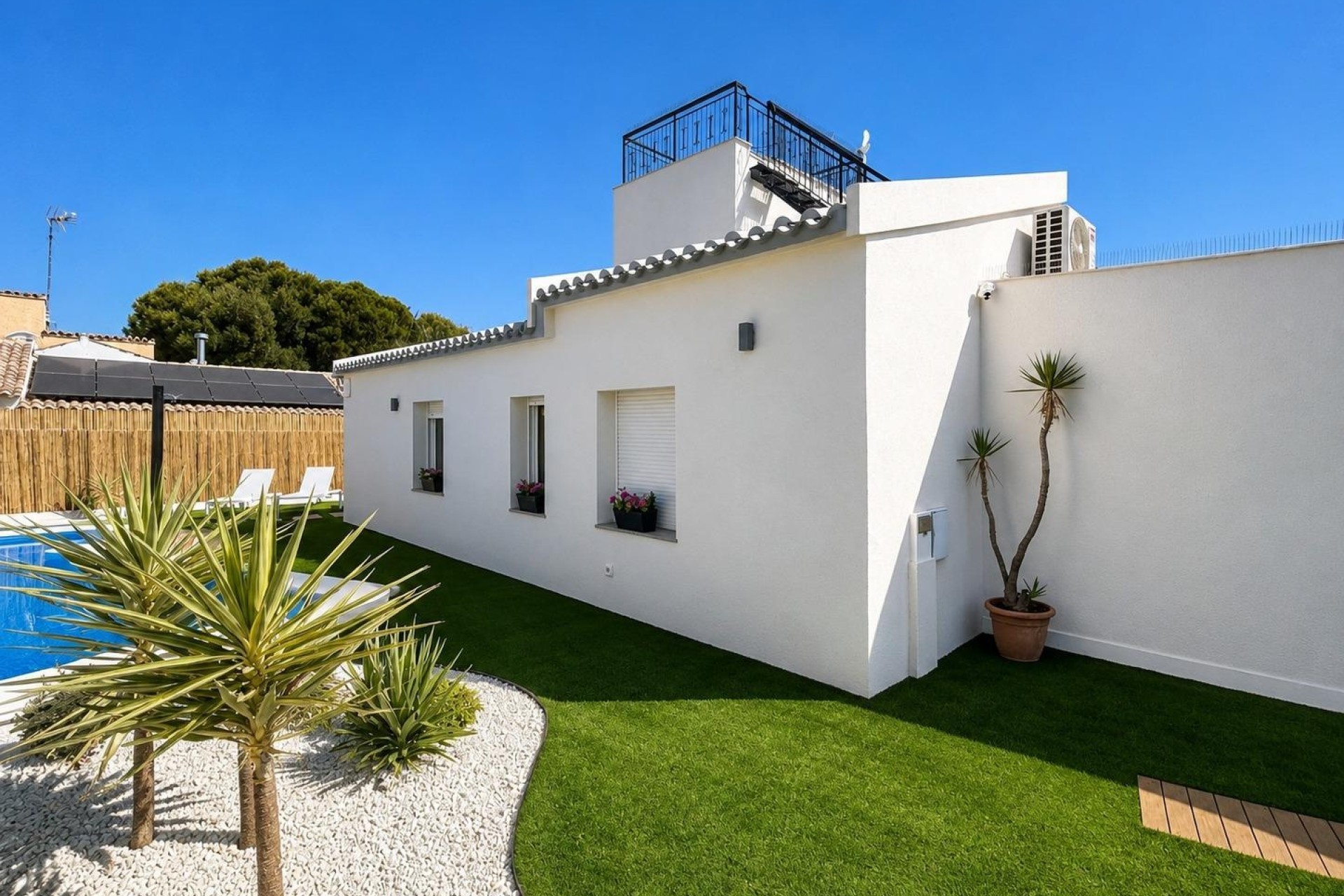 Herverkoop - Halfvrijstaande villa -
Orihuela Costa - Punta Prima