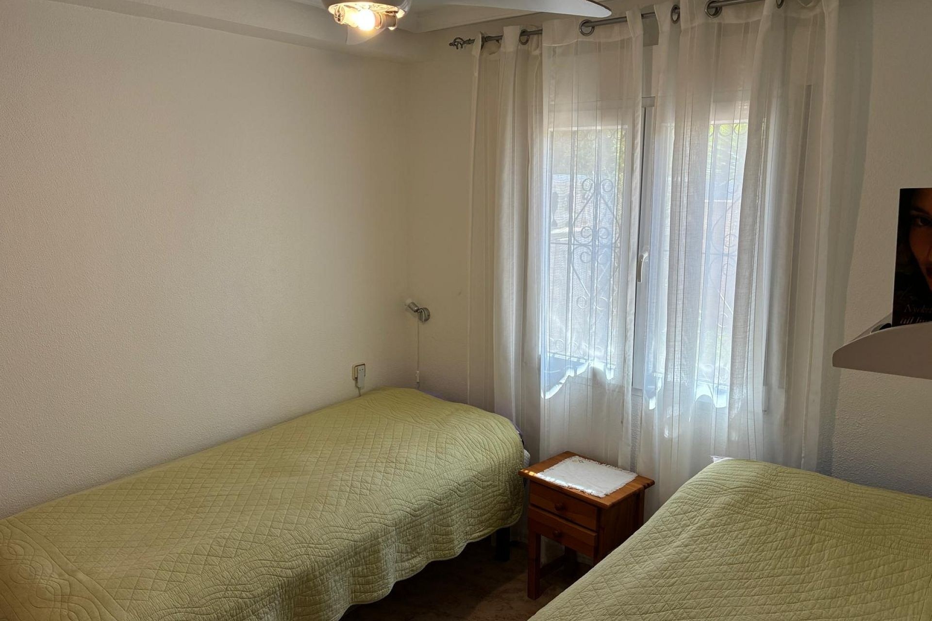 Herverkoop - Halfvrijstaande villa -
Orihuela Costa