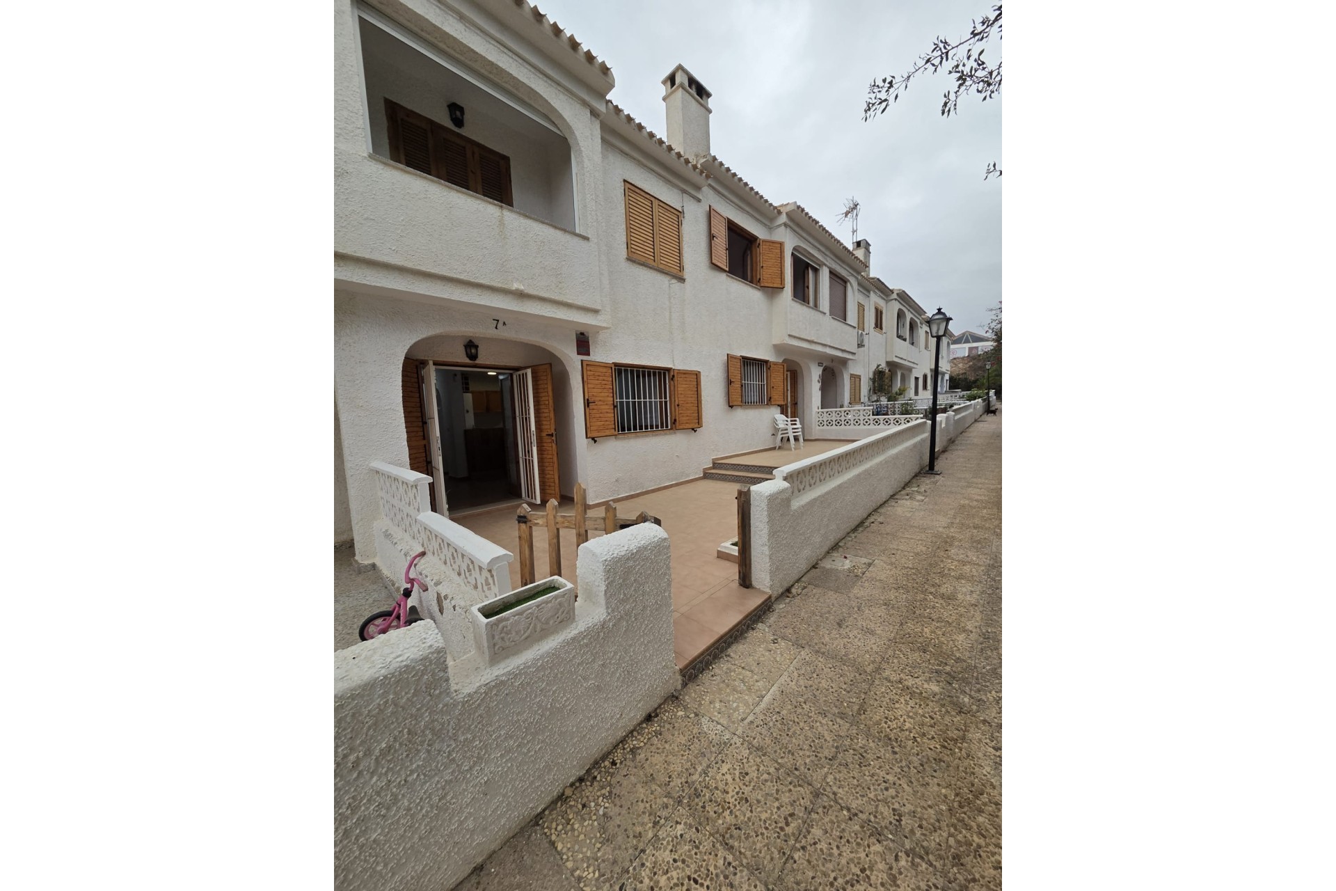 Herverkoop - Halfvrijstaande villa -
Orihuela Costa