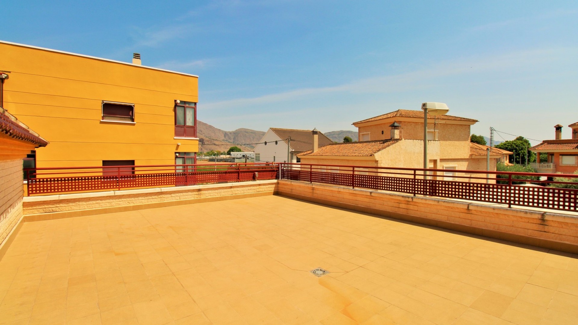 Herverkoop - Halfvrijstaande villa -
Orihuela - Los Desamparados