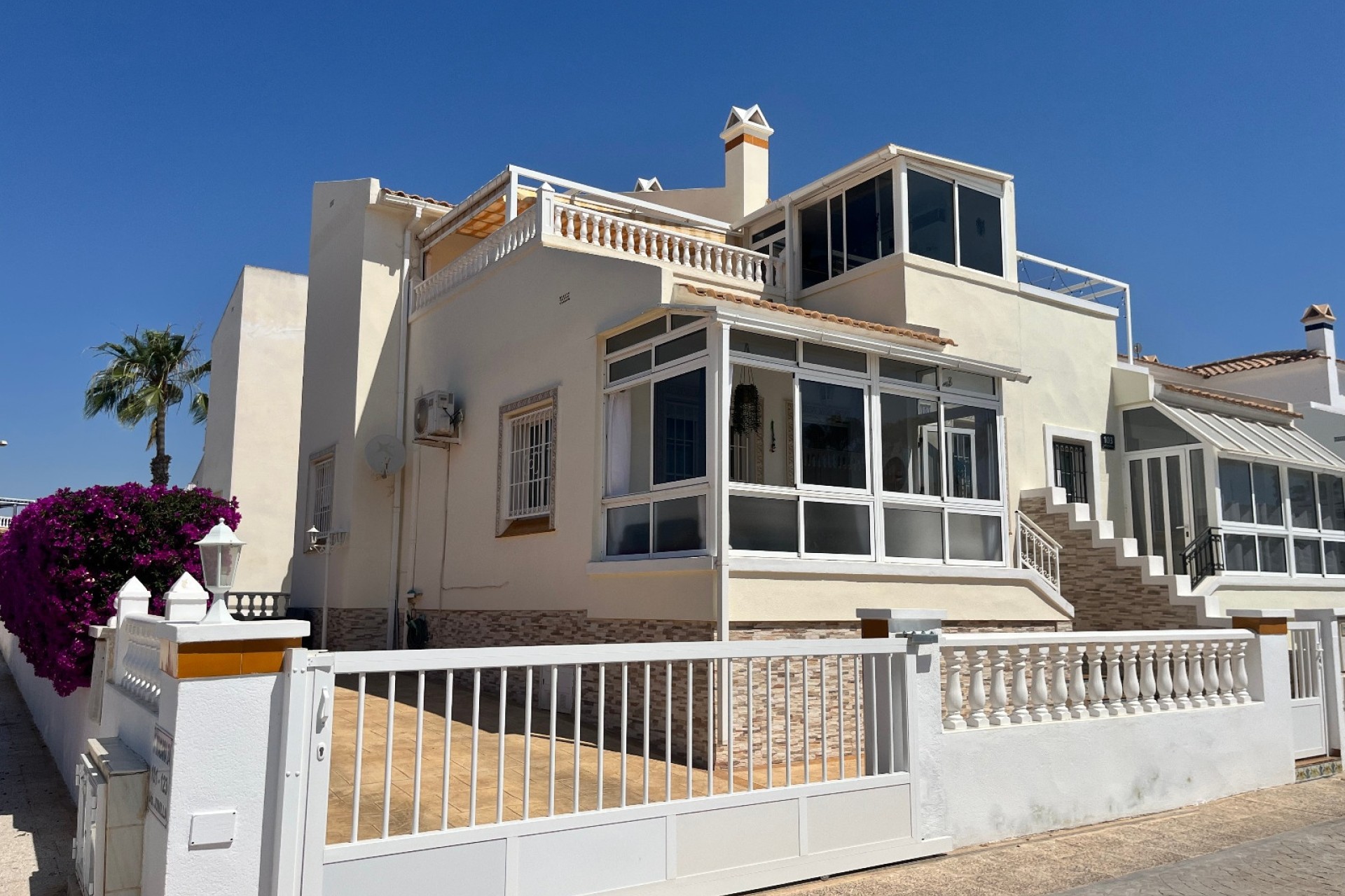Herverkoop - Halfvrijstaande villa -
Playa Flamenca - Jumilla