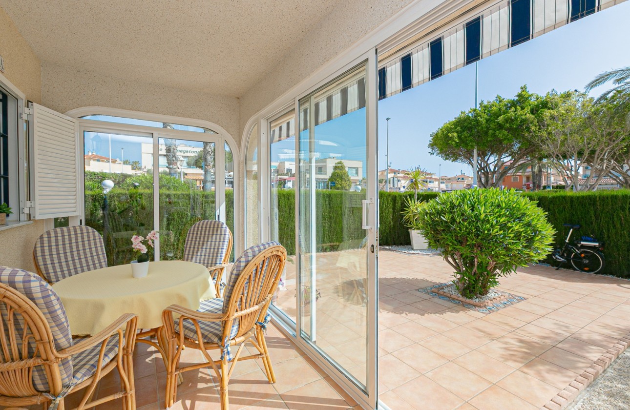 Herverkoop - Halfvrijstaande villa -
Playa Flamenca - Zenia Mar