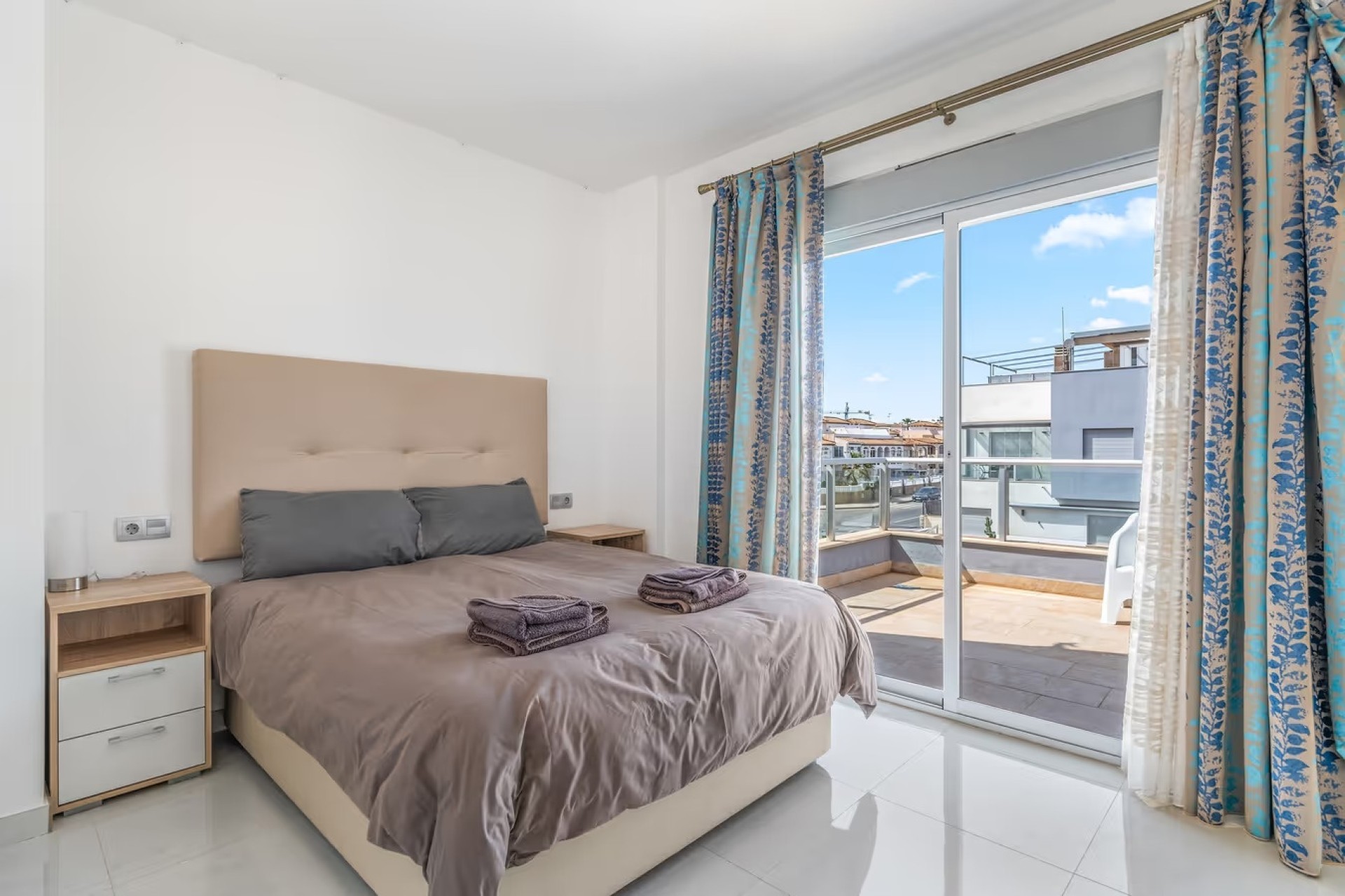 Herverkoop - Halfvrijstaande villa -
Punta Prima - Marina Med