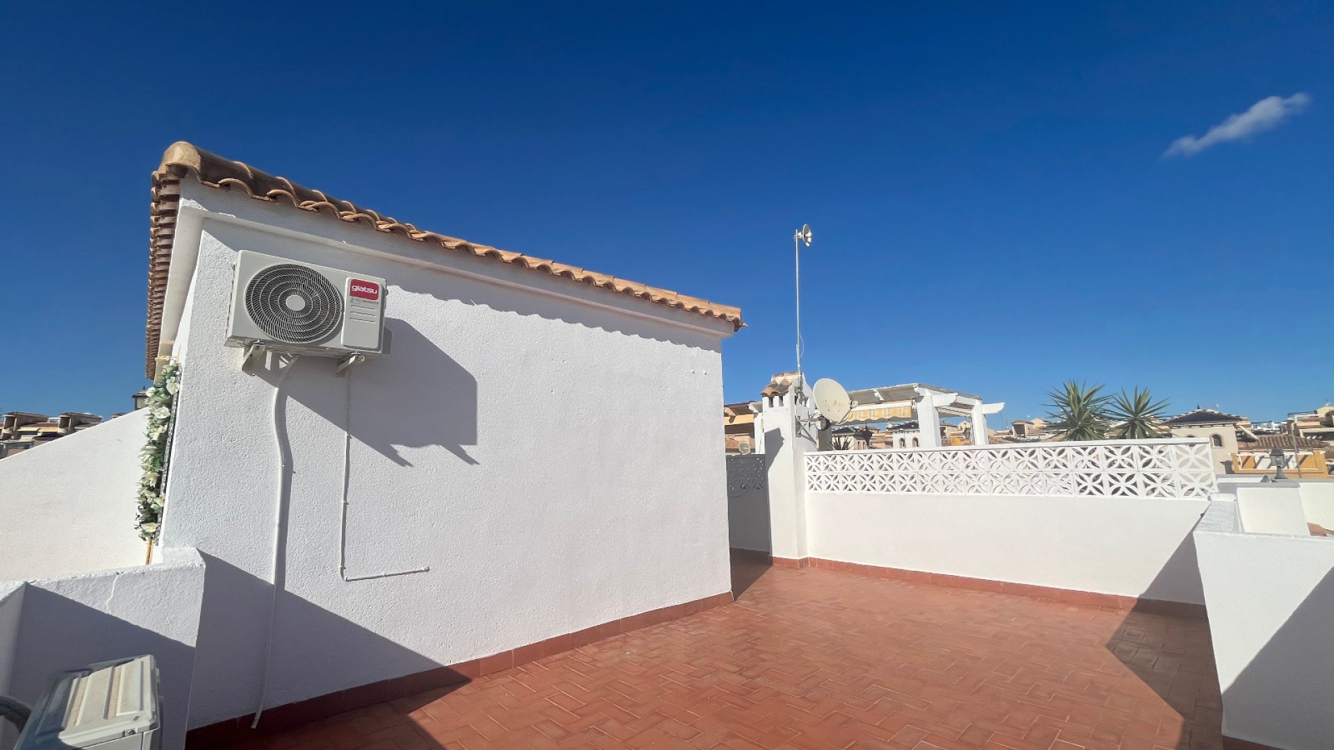 Herverkoop - Halfvrijstaande villa -
Punta Prima - Serena