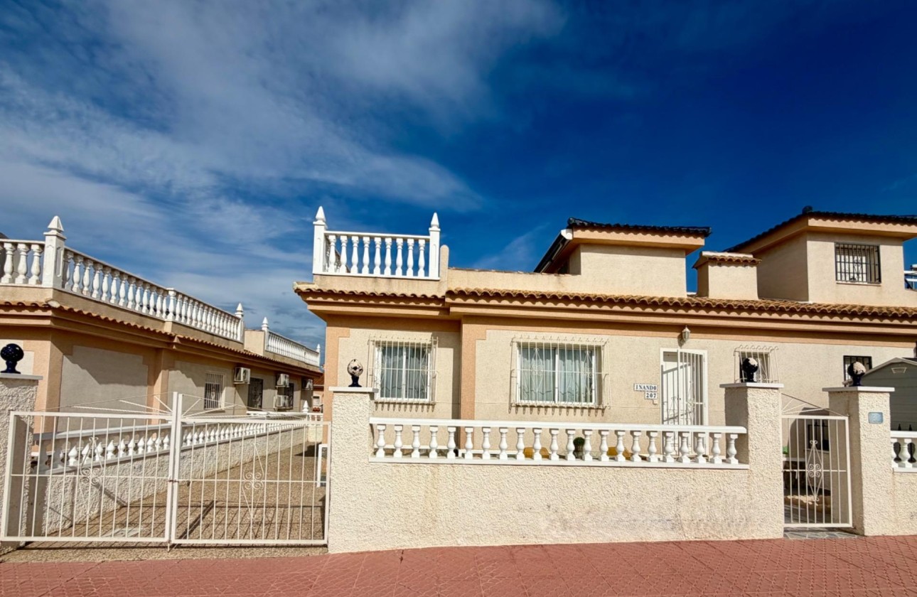 Herverkoop - Halfvrijstaande villa -
Rojales - Pueblo
