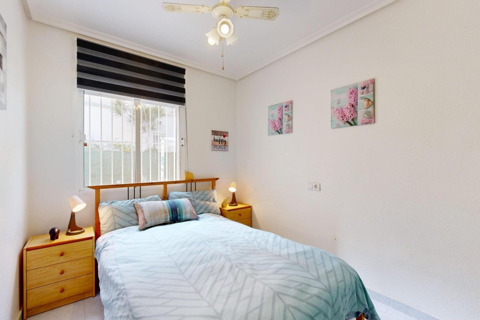 Herverkoop - Halfvrijstaande villa -
San Miguel de Salinas - 03193