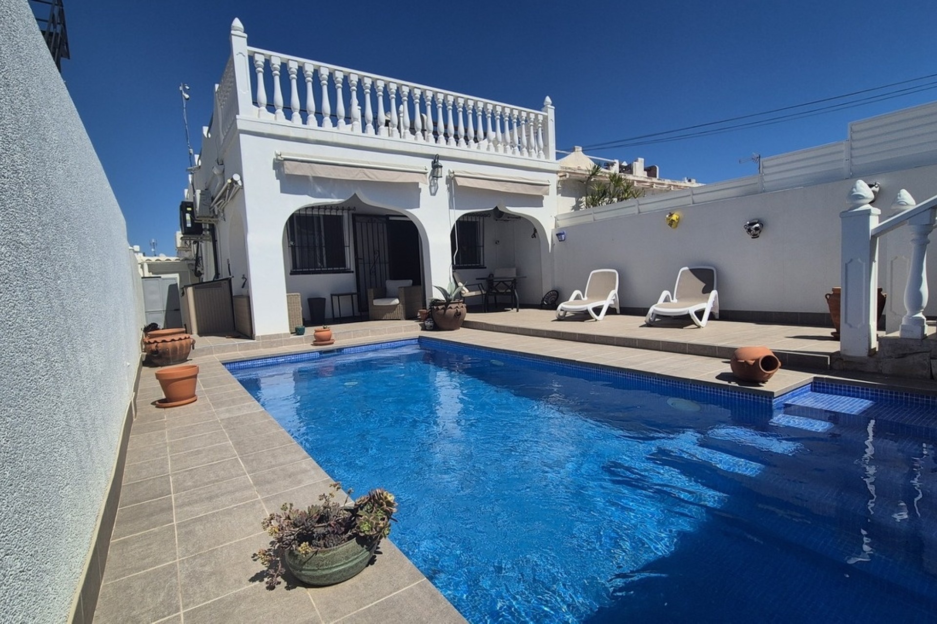 Herverkoop - Halfvrijstaande villa -
San Miguel de Salinas - Inland