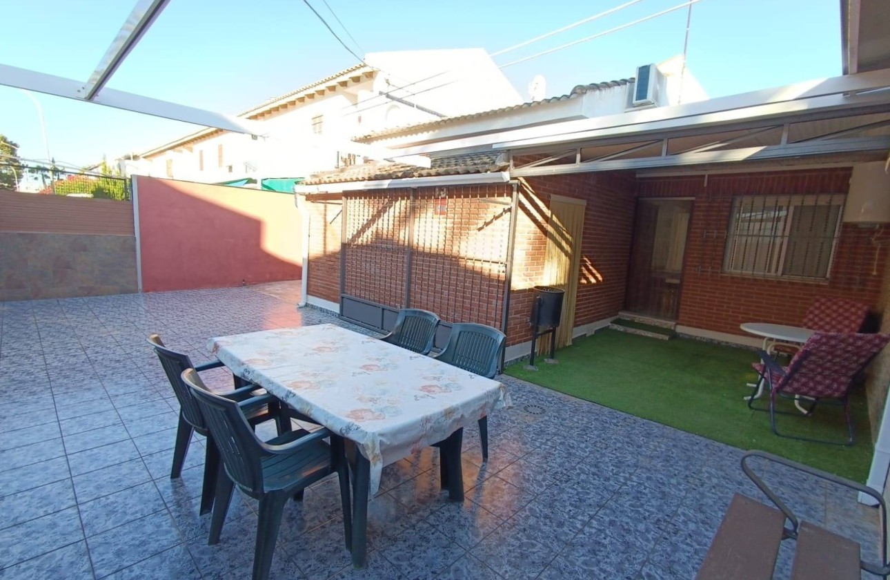 Herverkoop - Halfvrijstaande villa -
San Pedro del Pinatar - Los Cuarteros