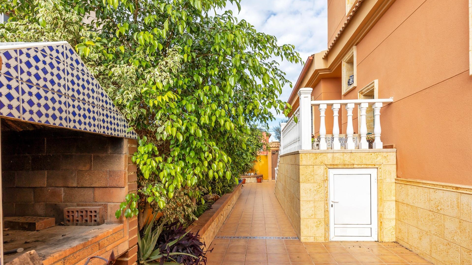 Herverkoop - Halfvrijstaande villa -
Torrevieja - Aguas Nuevas